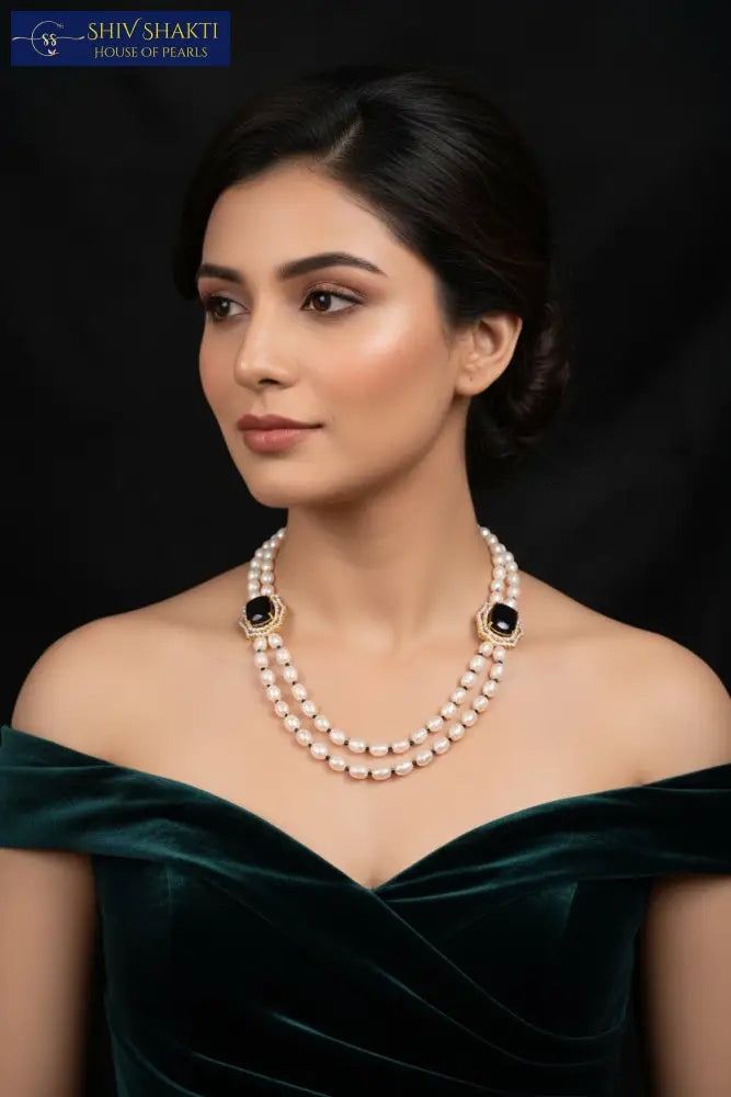 Brooch with Sapphire Stone