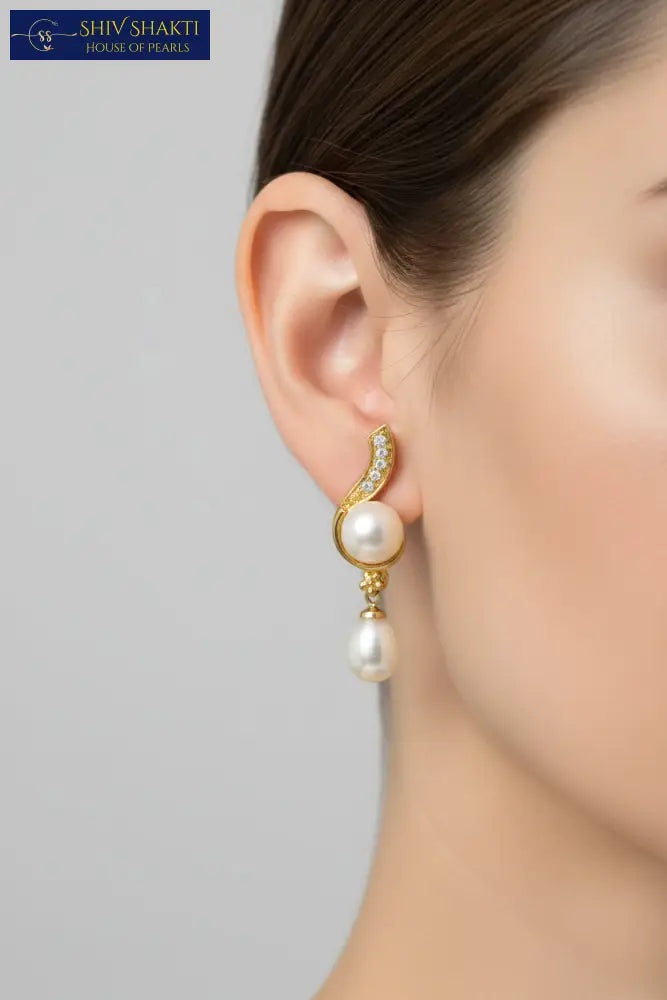Chandrika Pearl Earring