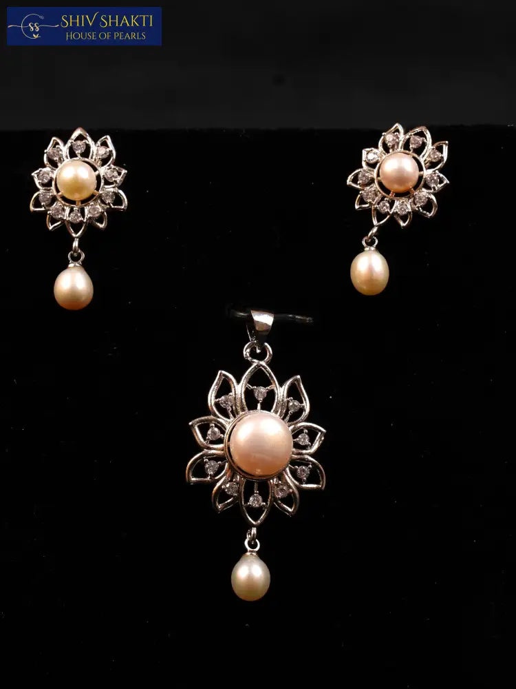 Shiv Shakti Pearls - Delicate Flower Pendant