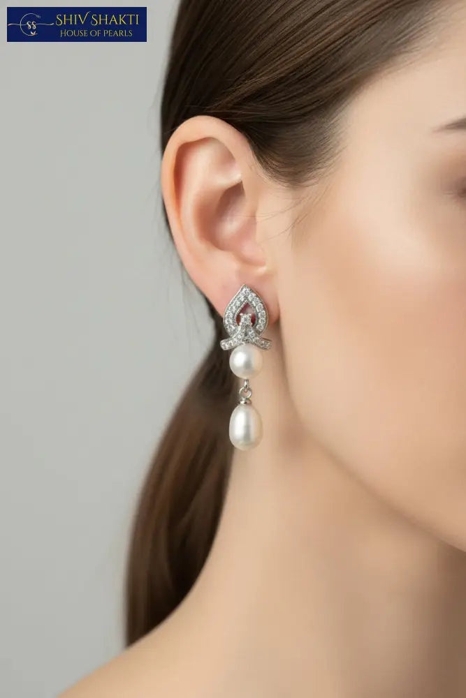 Diamond Motif Double Pearl Earring