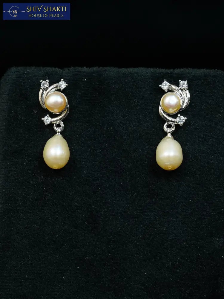 Elegant Golden Pearl Drop