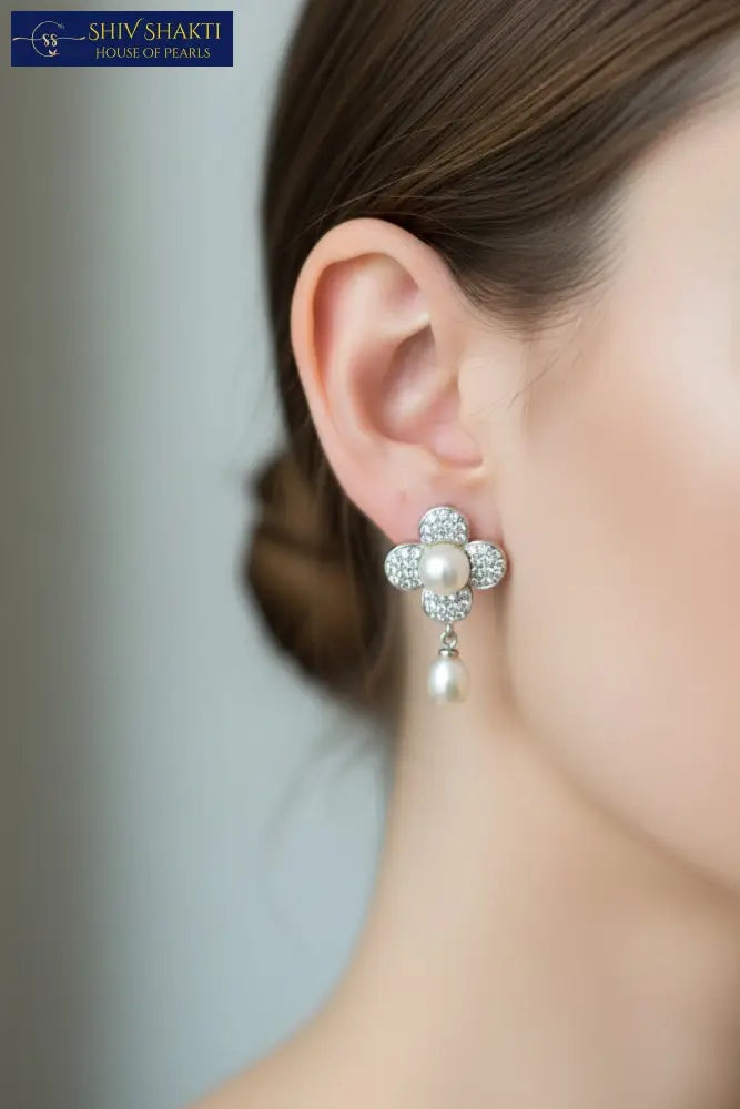Elegant Pearl Blossom Earring