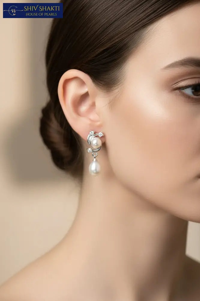 Elegant Pearl Drop Earring