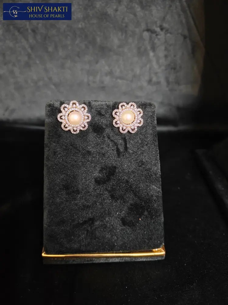 Shiv Shakti Pearls - Flower Brooch Necklace