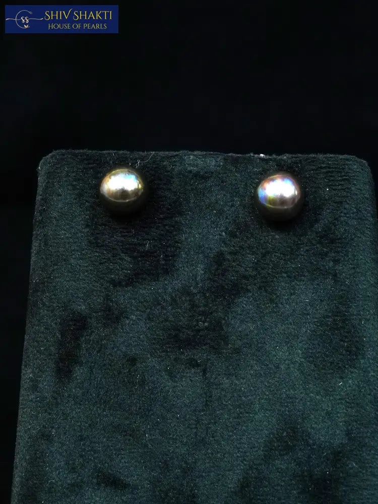 Shiv Shakti Pearls - Light Gold Stud