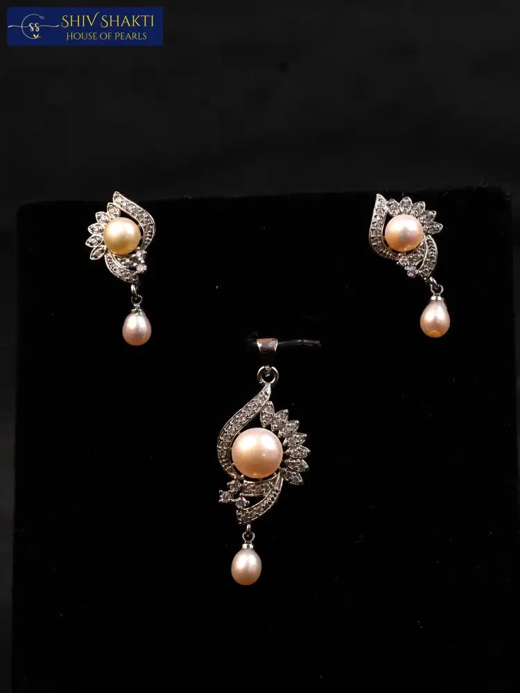 Ocean Whisper Locket