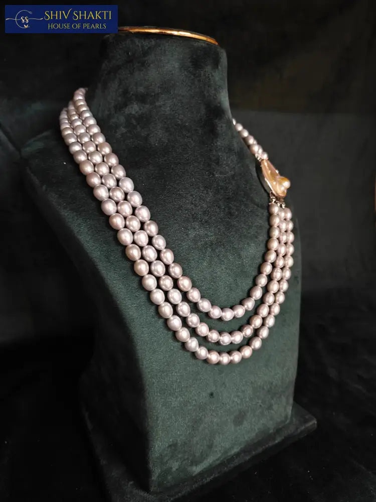 Shiv Shakti Pearls - Pearl Broch with Mother of Pearl