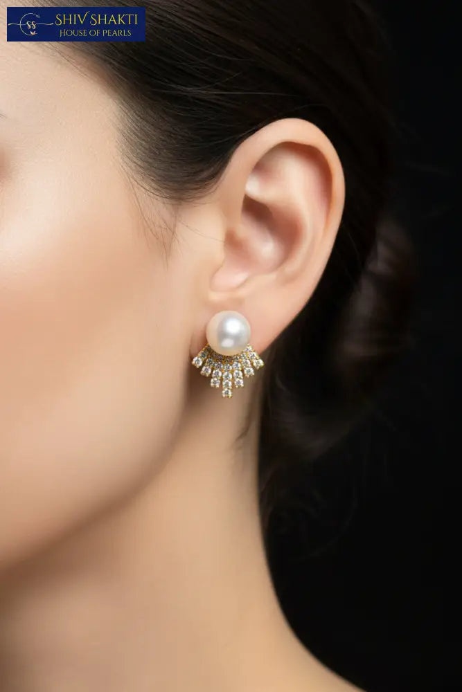 Pearl Fan Stud