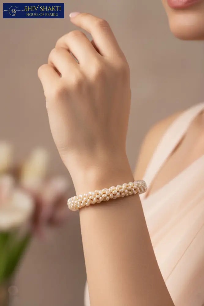 Shiv Shakti Pearls - Seed Pearl Bangle