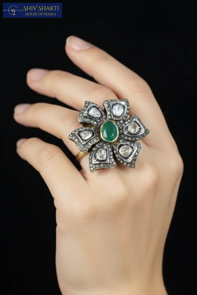 Shiv Shakti Pearls - Silver Emerald diamond cut Polki Ring