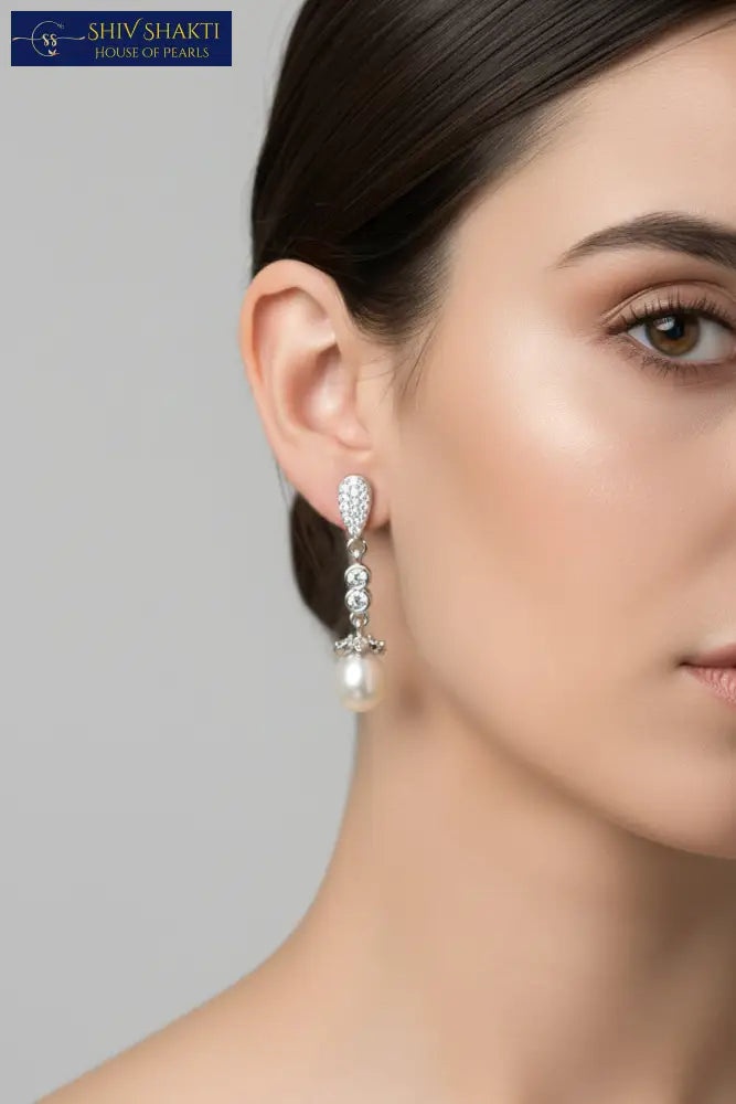 Snowy Pearl Dangler Earring