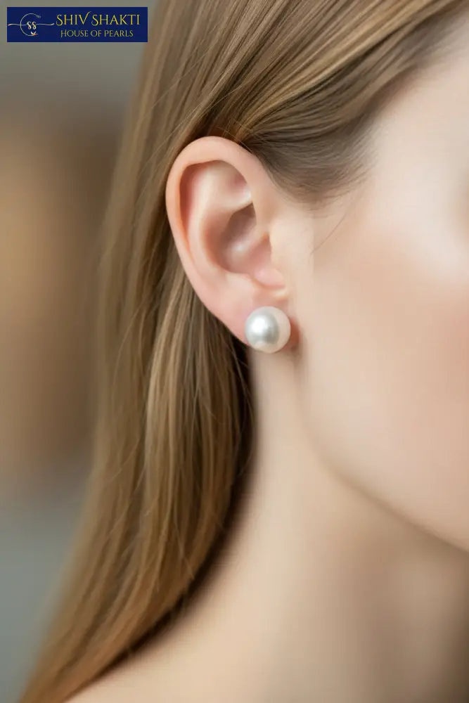 White Natural Pearl Stud