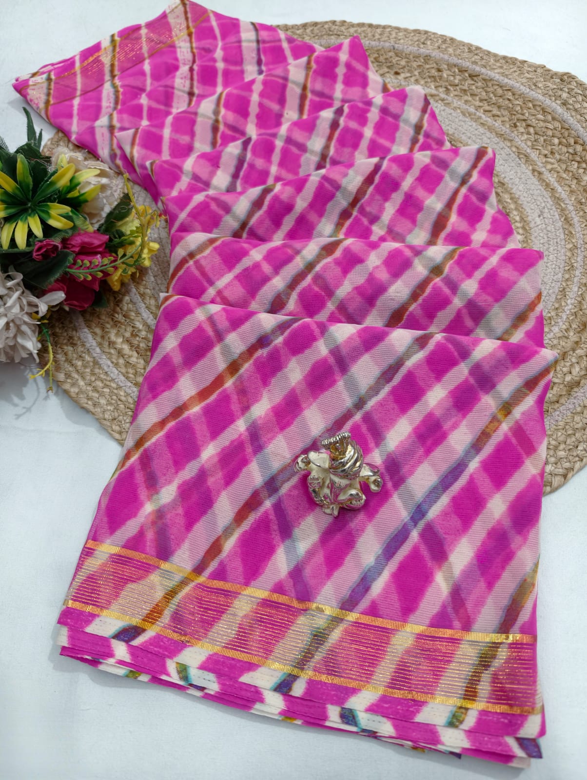 Lehariya Border Saree