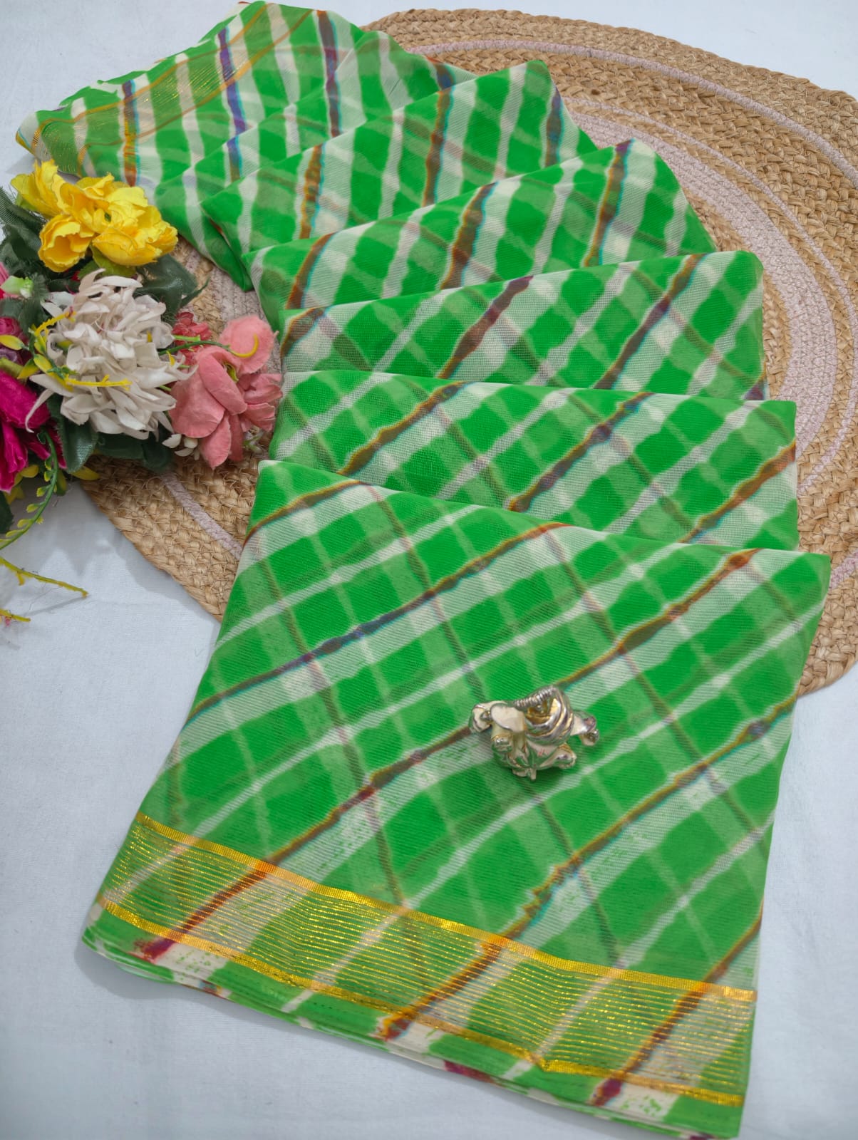Lehariya Border Saree