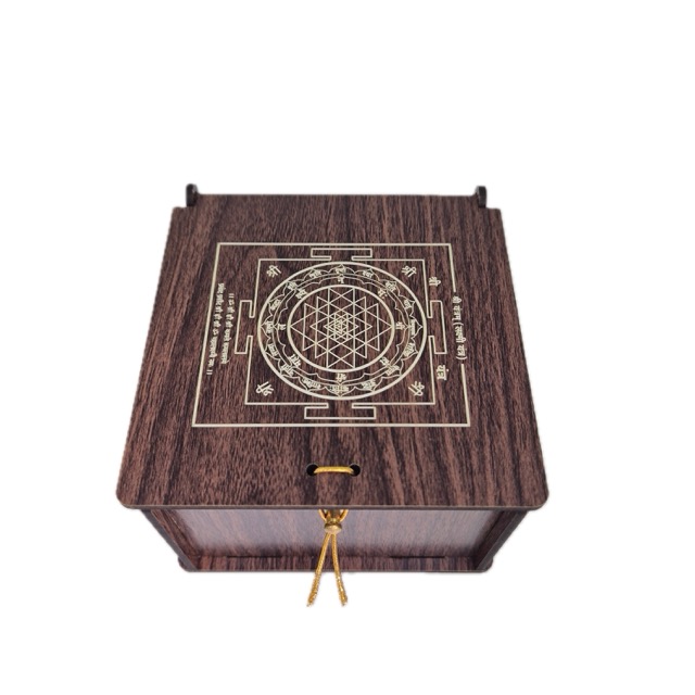 999 Silver Pyramid on Luxury Wood Base