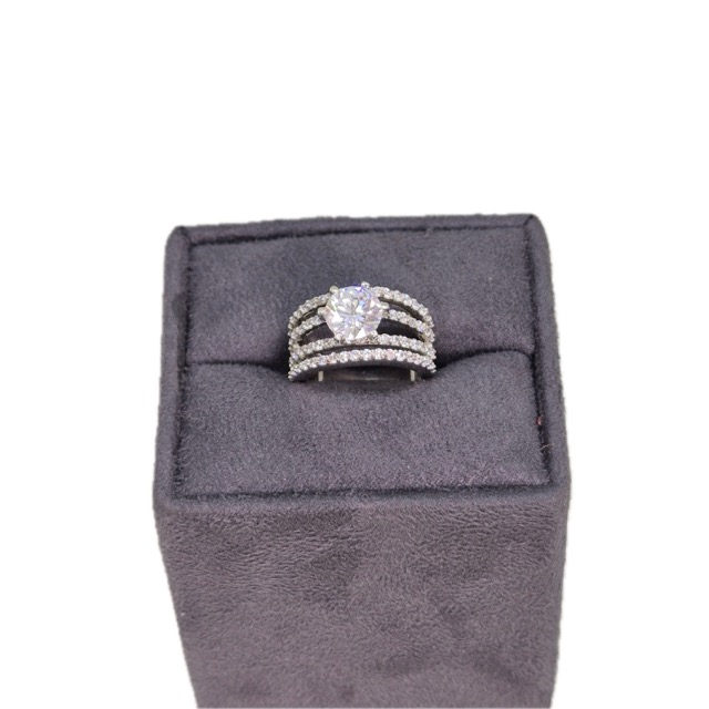 Suraj Bhan Jewellery Hub - Luxury Halo Cluster Ring