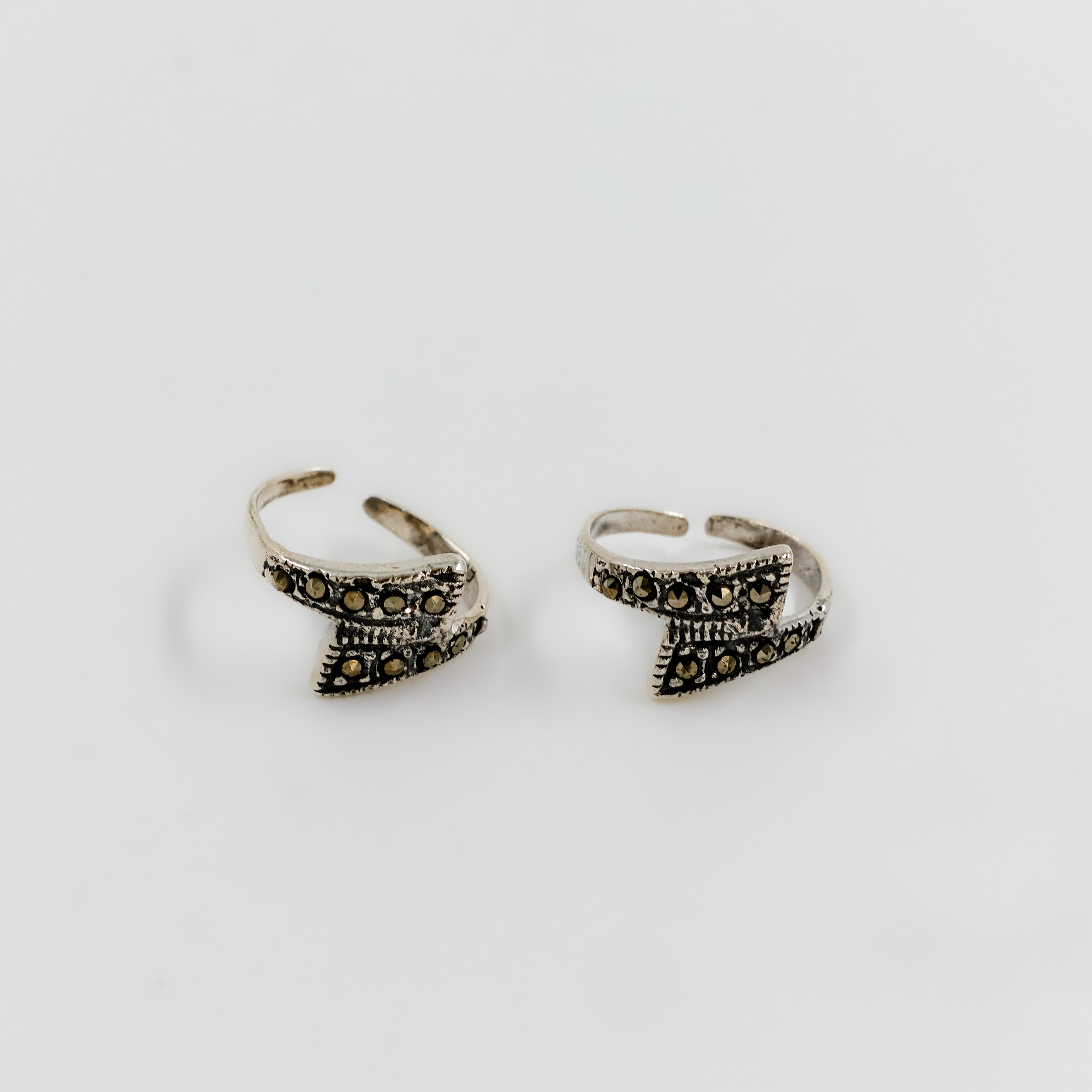 Twilight Arrow Silver Toe Ring