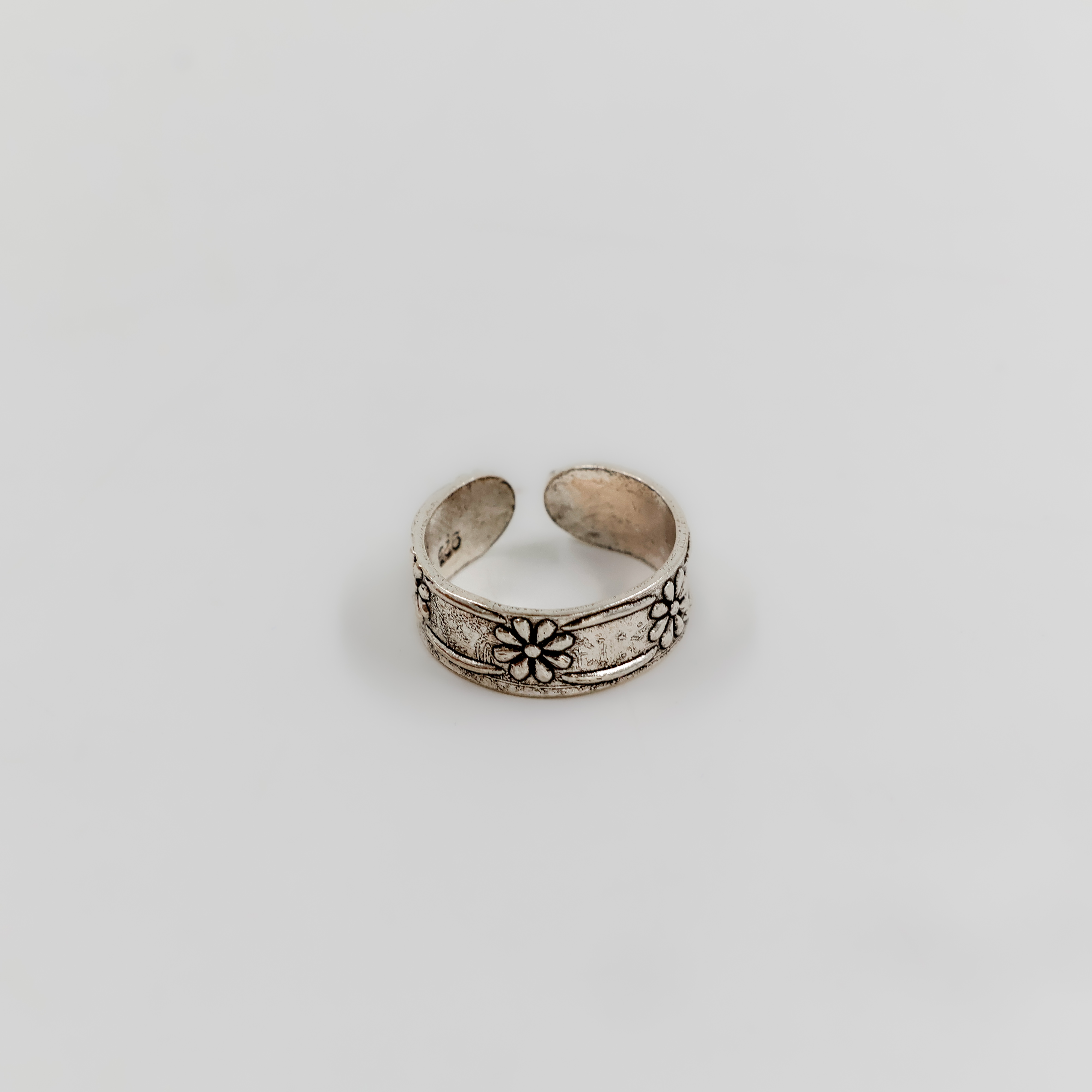 Engraved Flower Silver Toe Ring - Silver Toe Ring