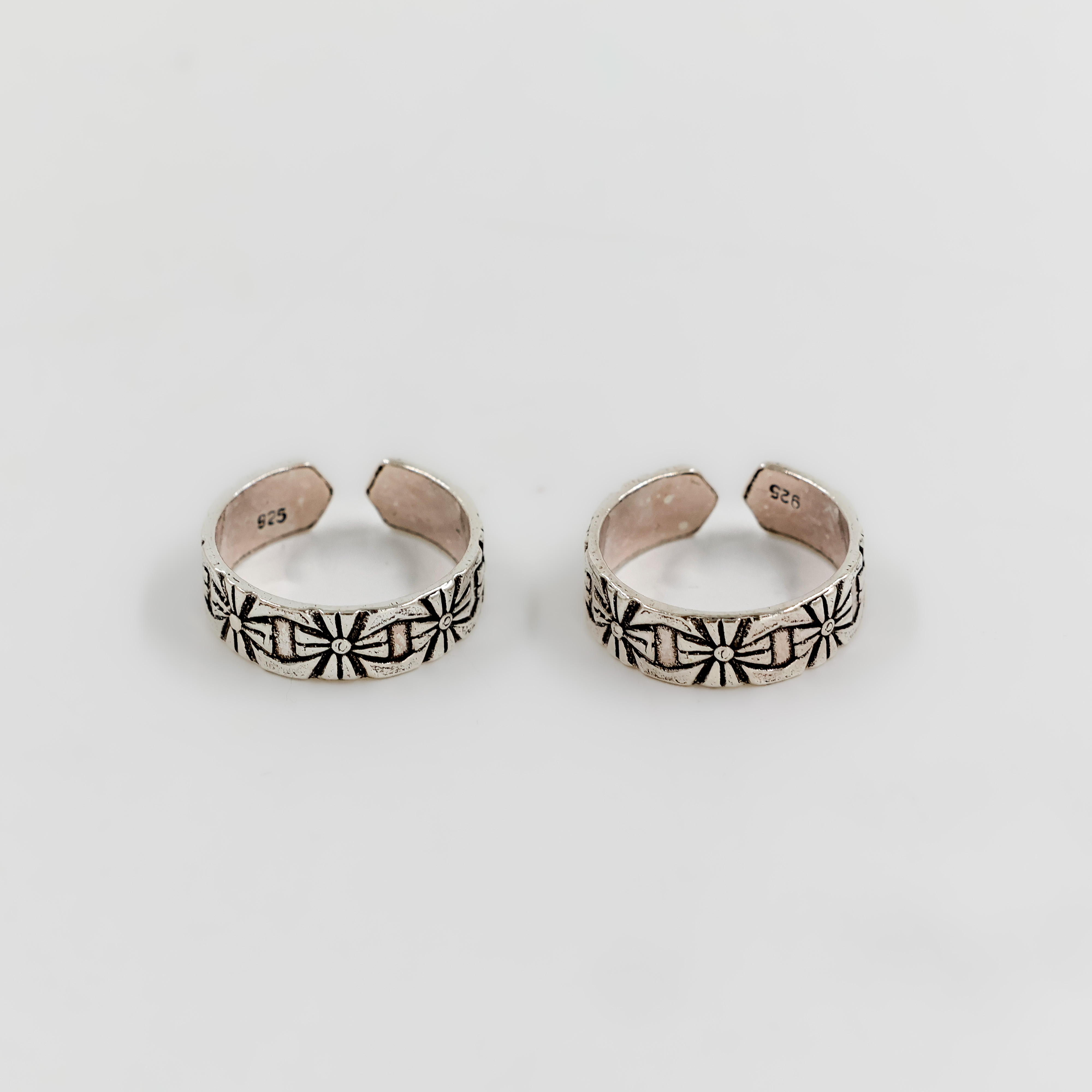 Midnight Petal Silver Toe Ring