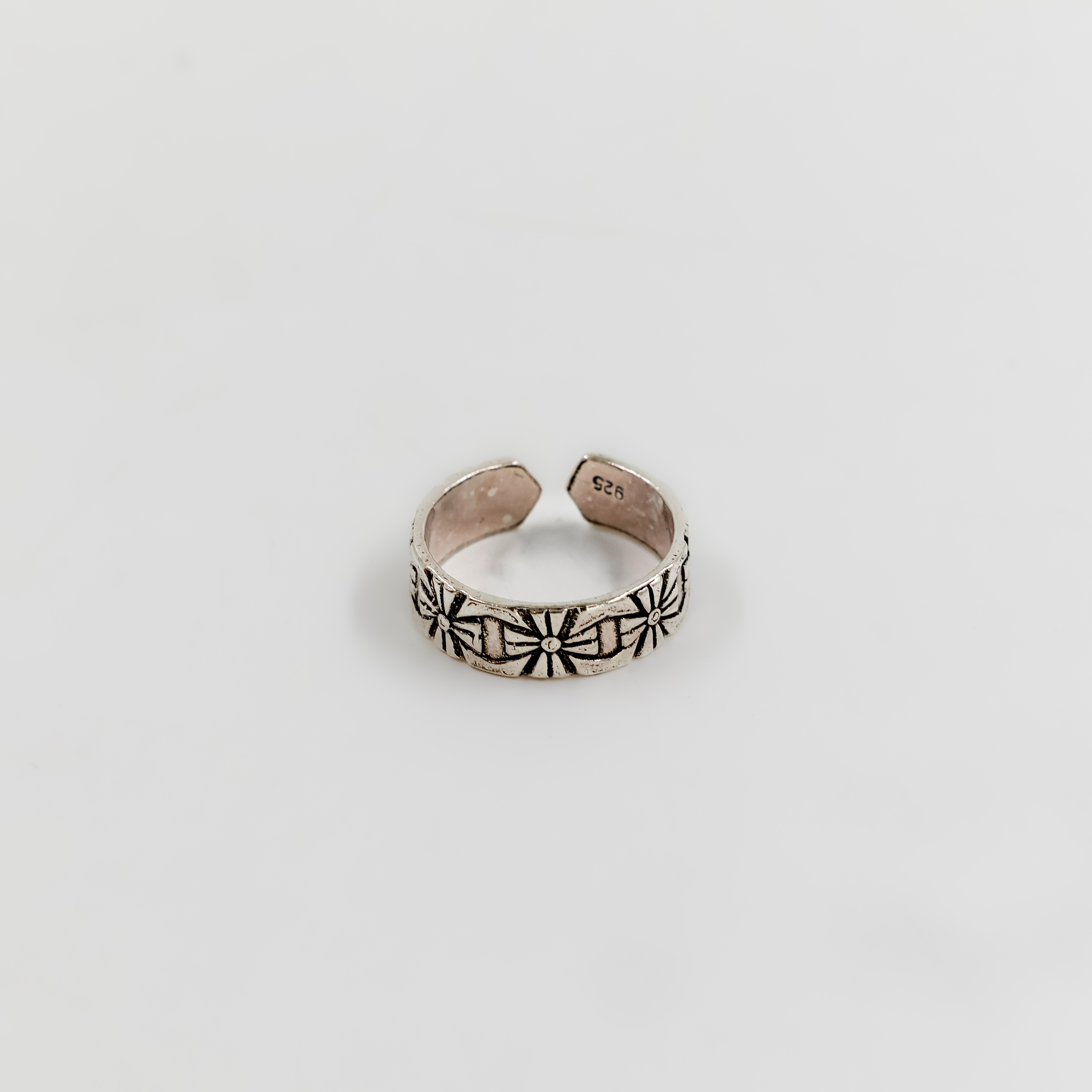 Midnight Petal Silver Toe Ring - Silver Toe Ring