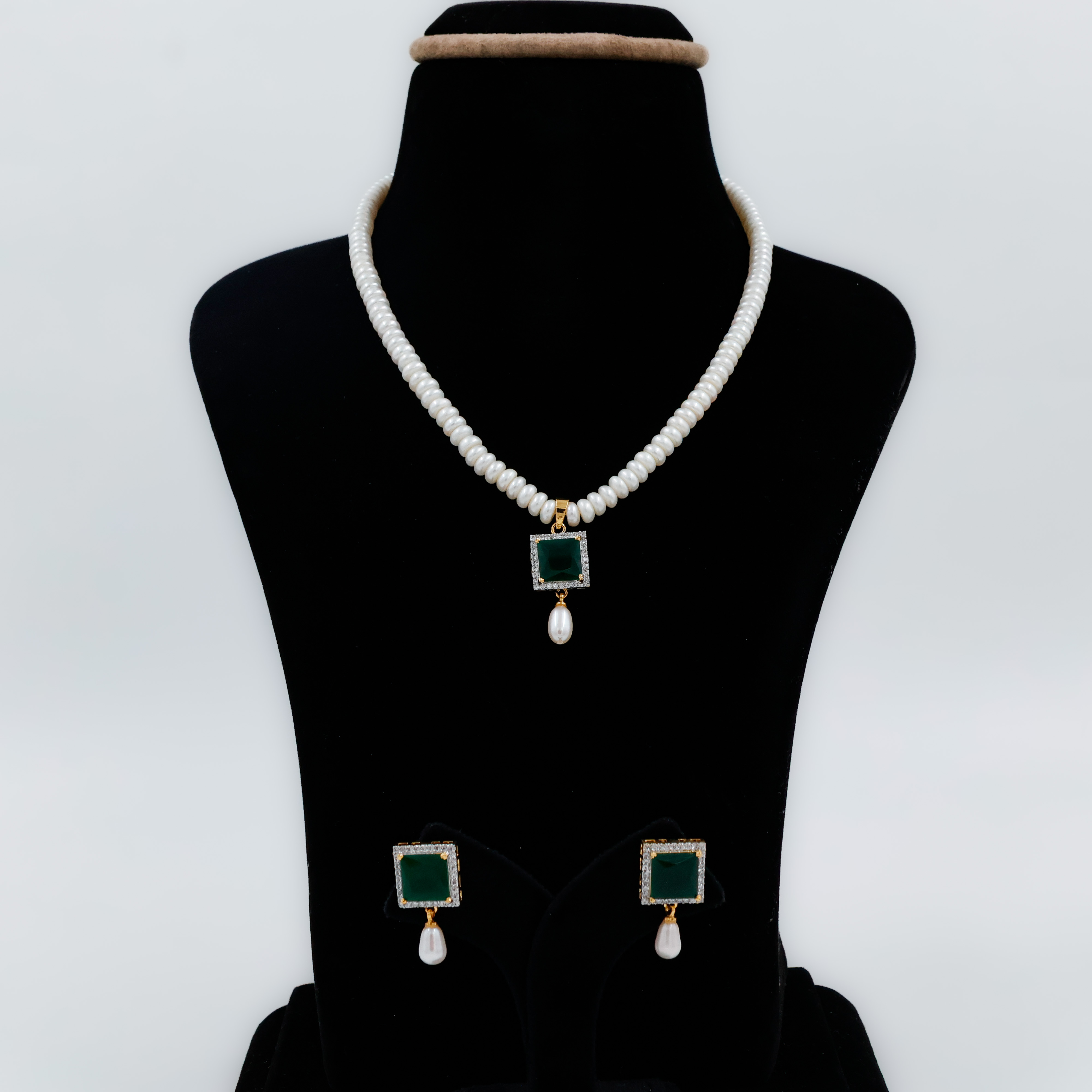 Modern Pearl Set