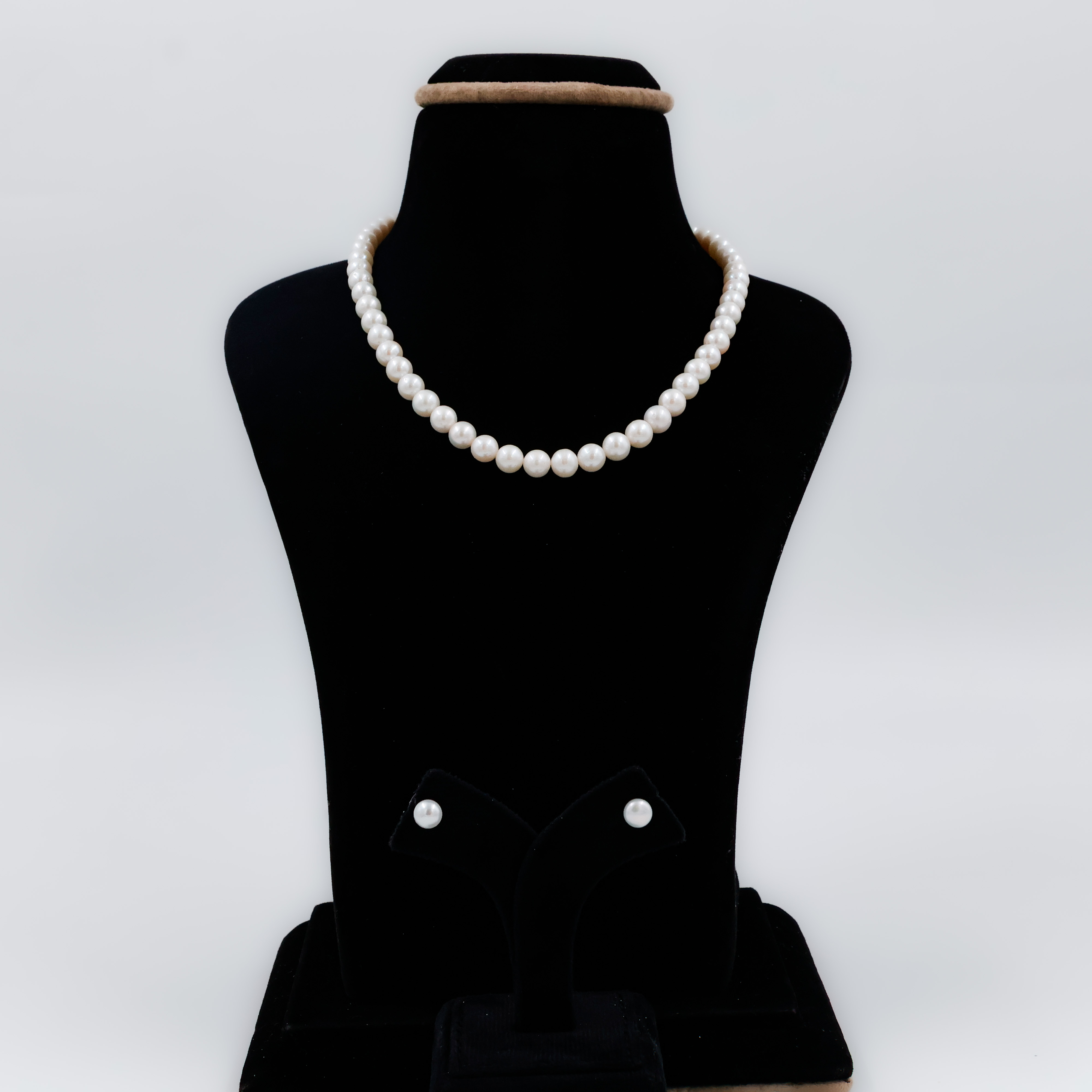 Royal White Pearl Necklace Set