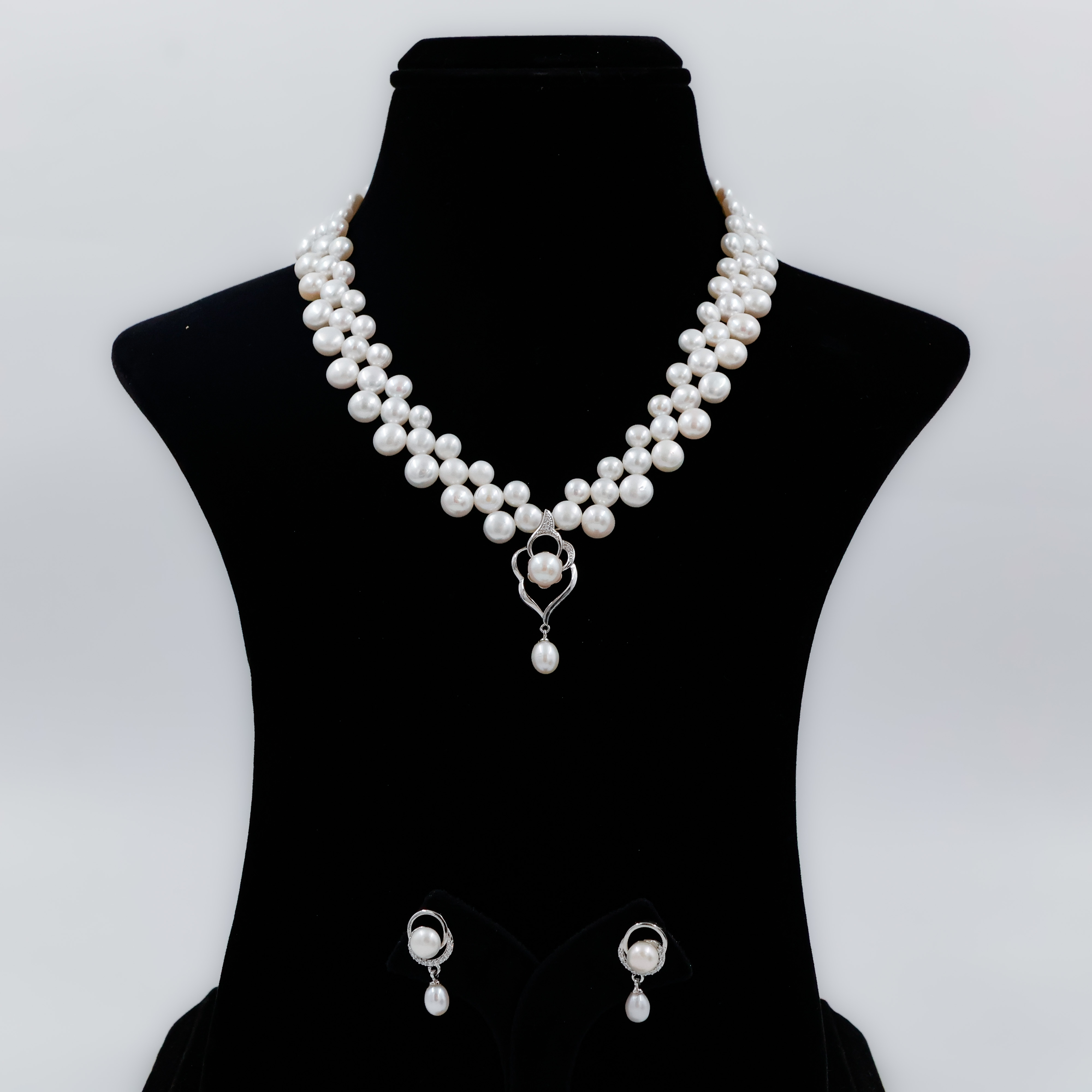 Graceful Bloom Pearl Set