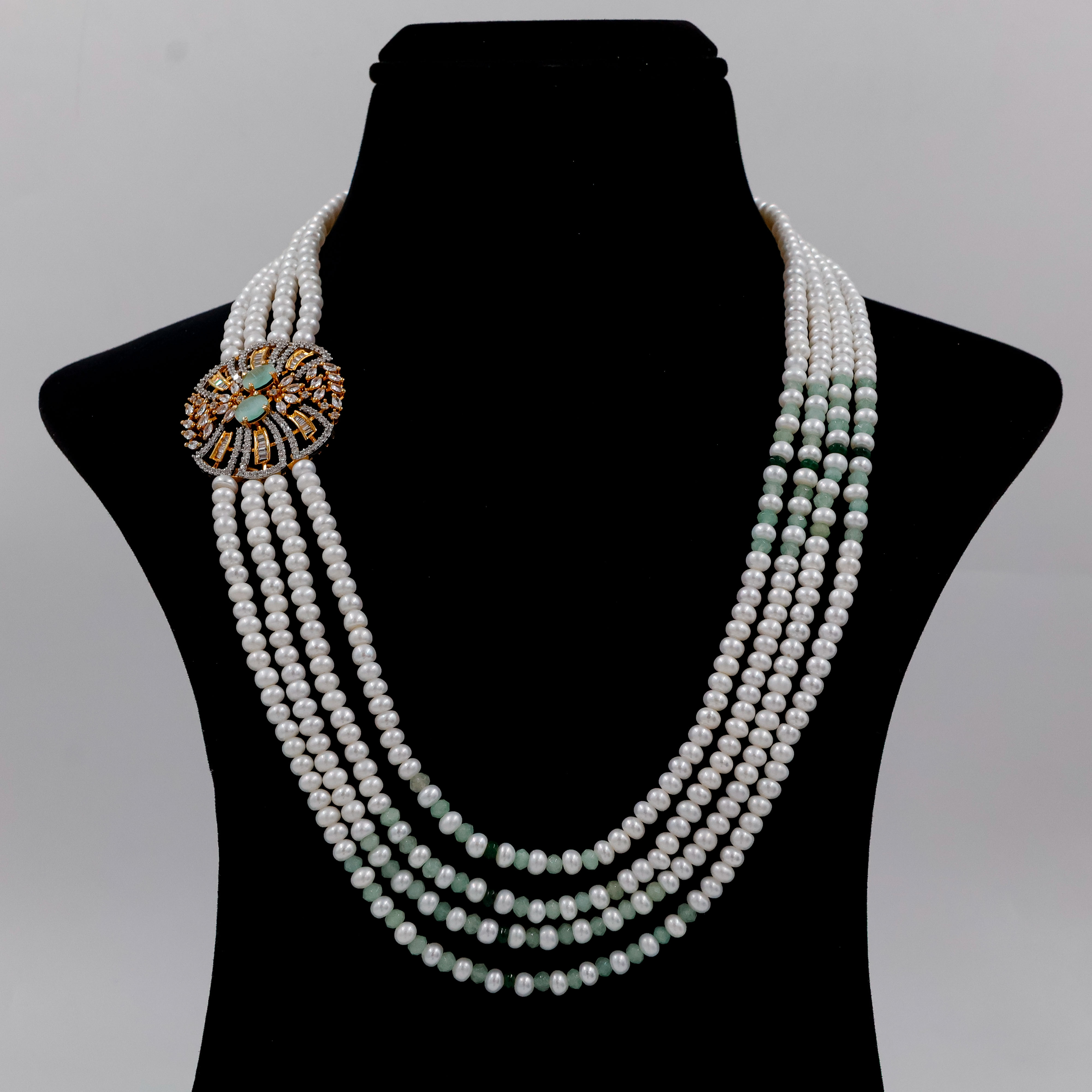Heritage Queen Layered Pearl Set - 