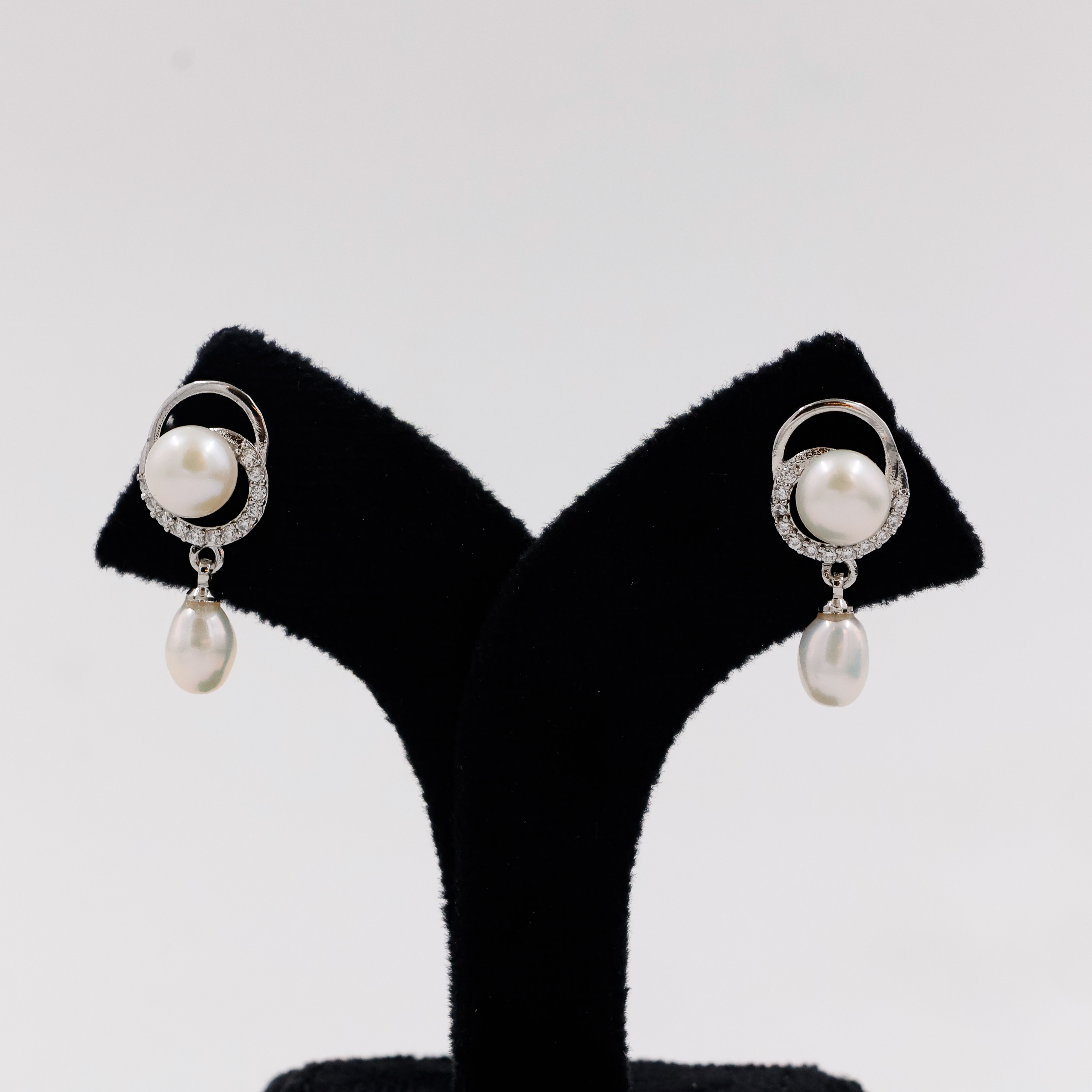 Dangling Pearl Drop Earrings
