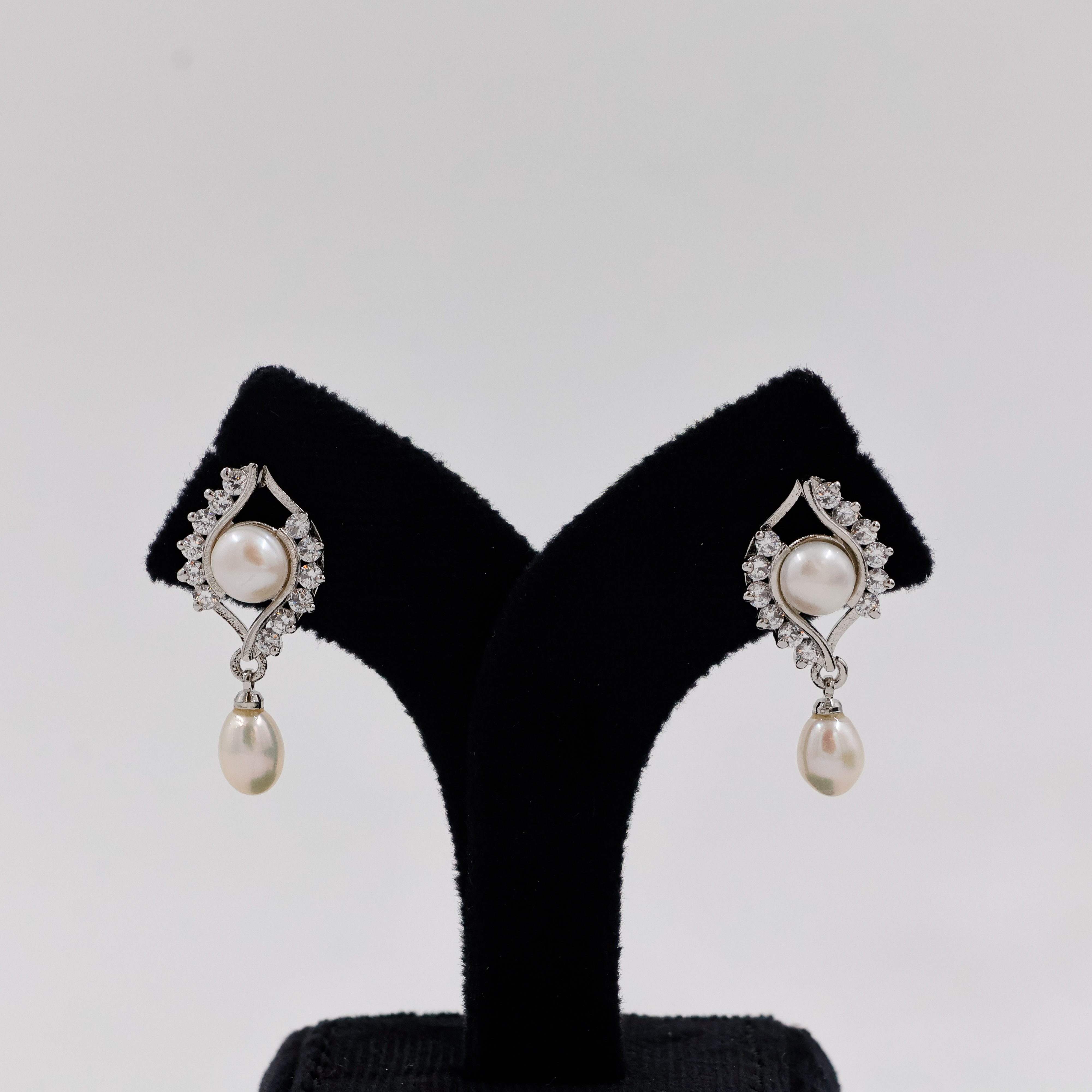 Vintage Spark Pearl Earrings
