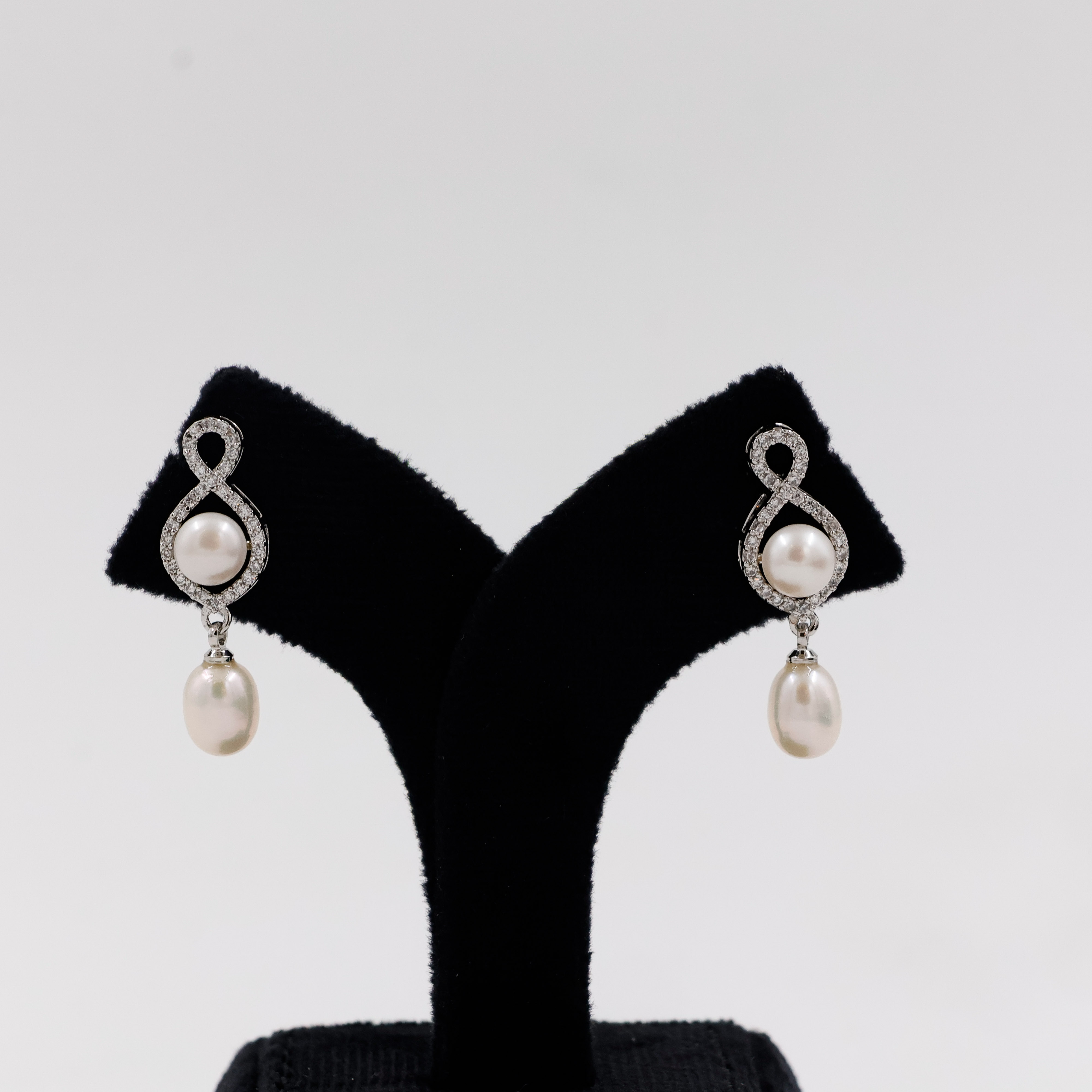 Royal Drape Pearl Earrings
