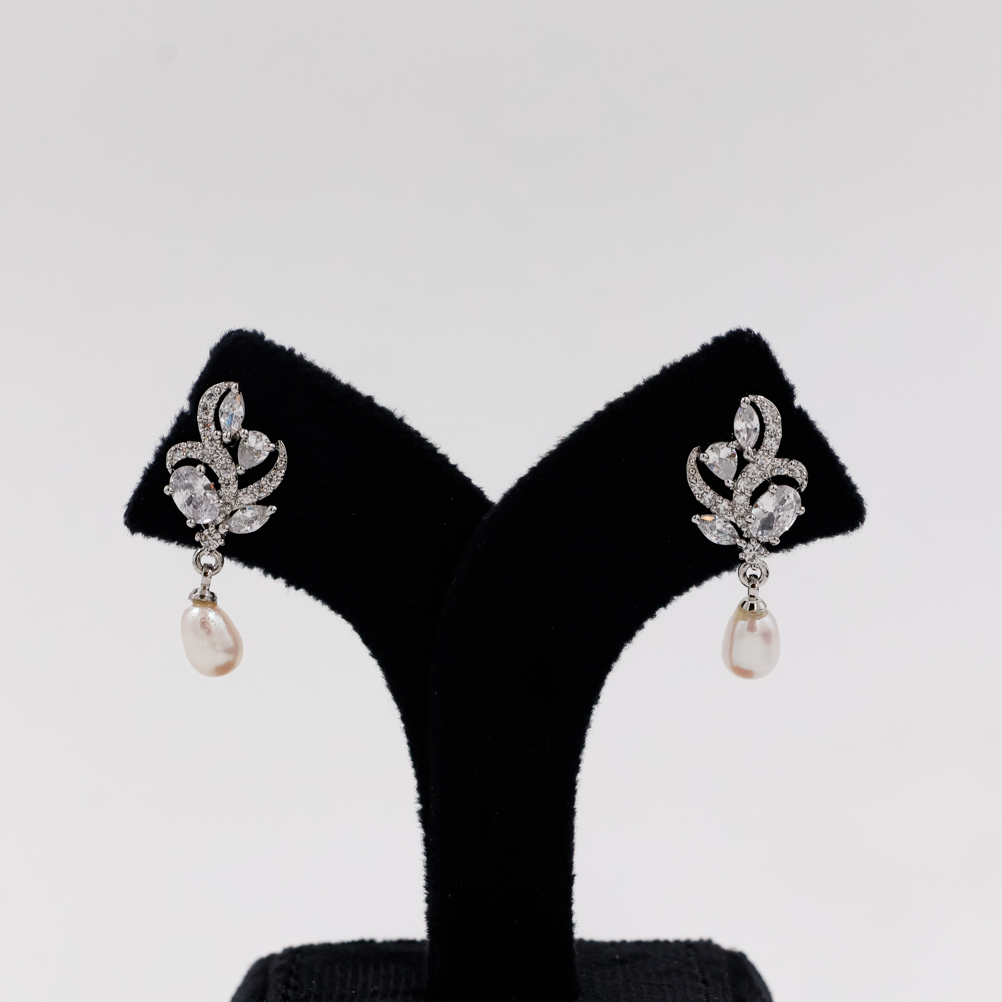 Luxury Pearls Earrings