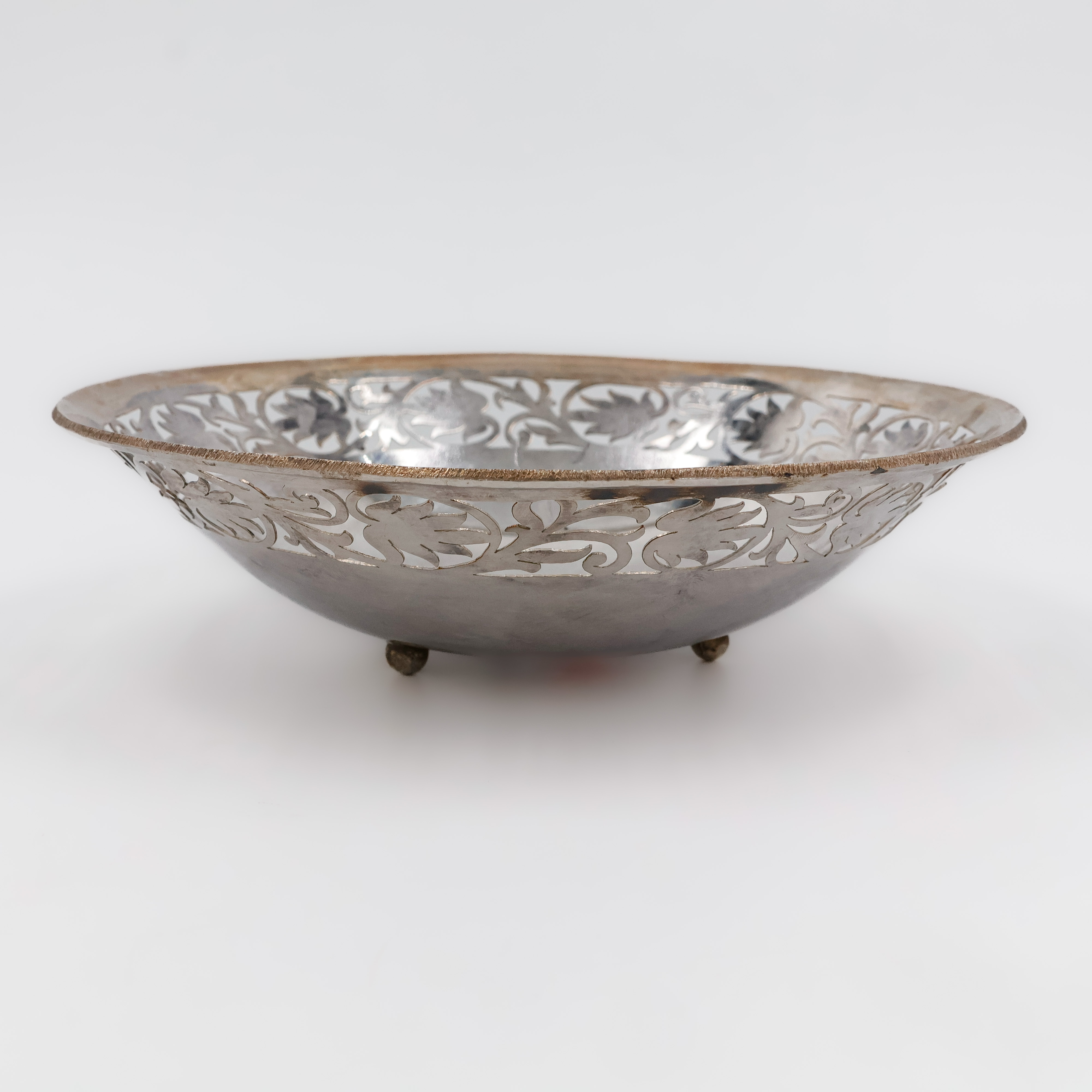 Intricate Floral Leaf Pattern Silver Bowl - 