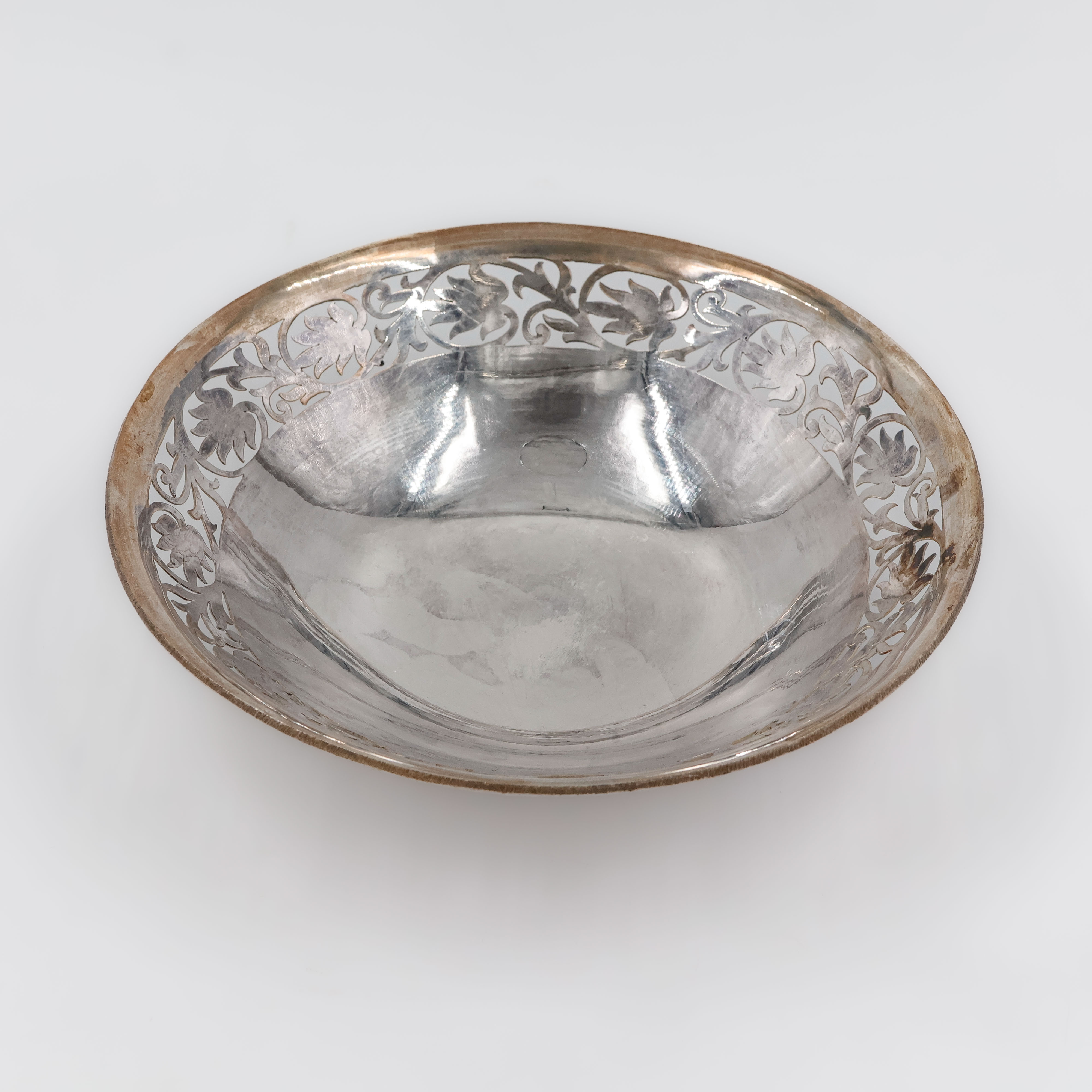 Intricate Floral Leaf Pattern Silver Bowl - 