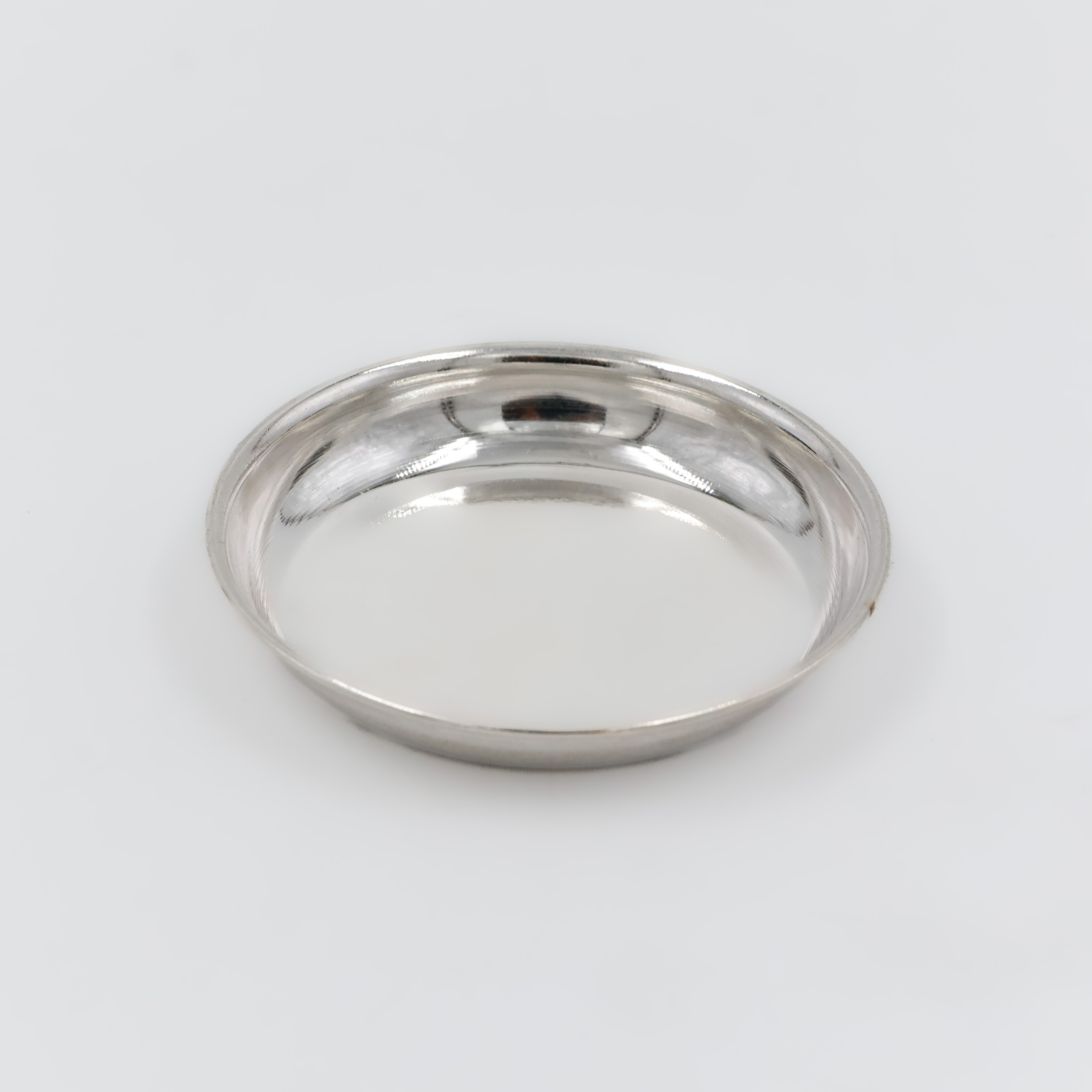 Minimal Round Silver Plate - 