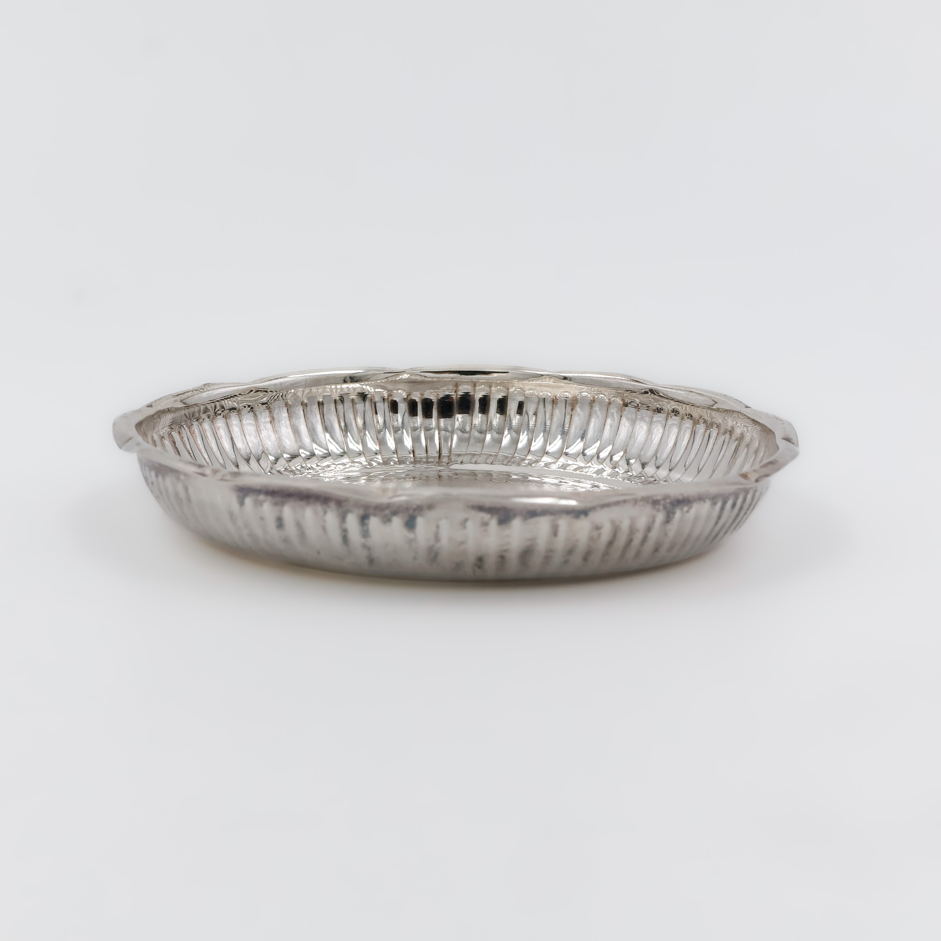 Elegant Grooved Silver Plate - 
