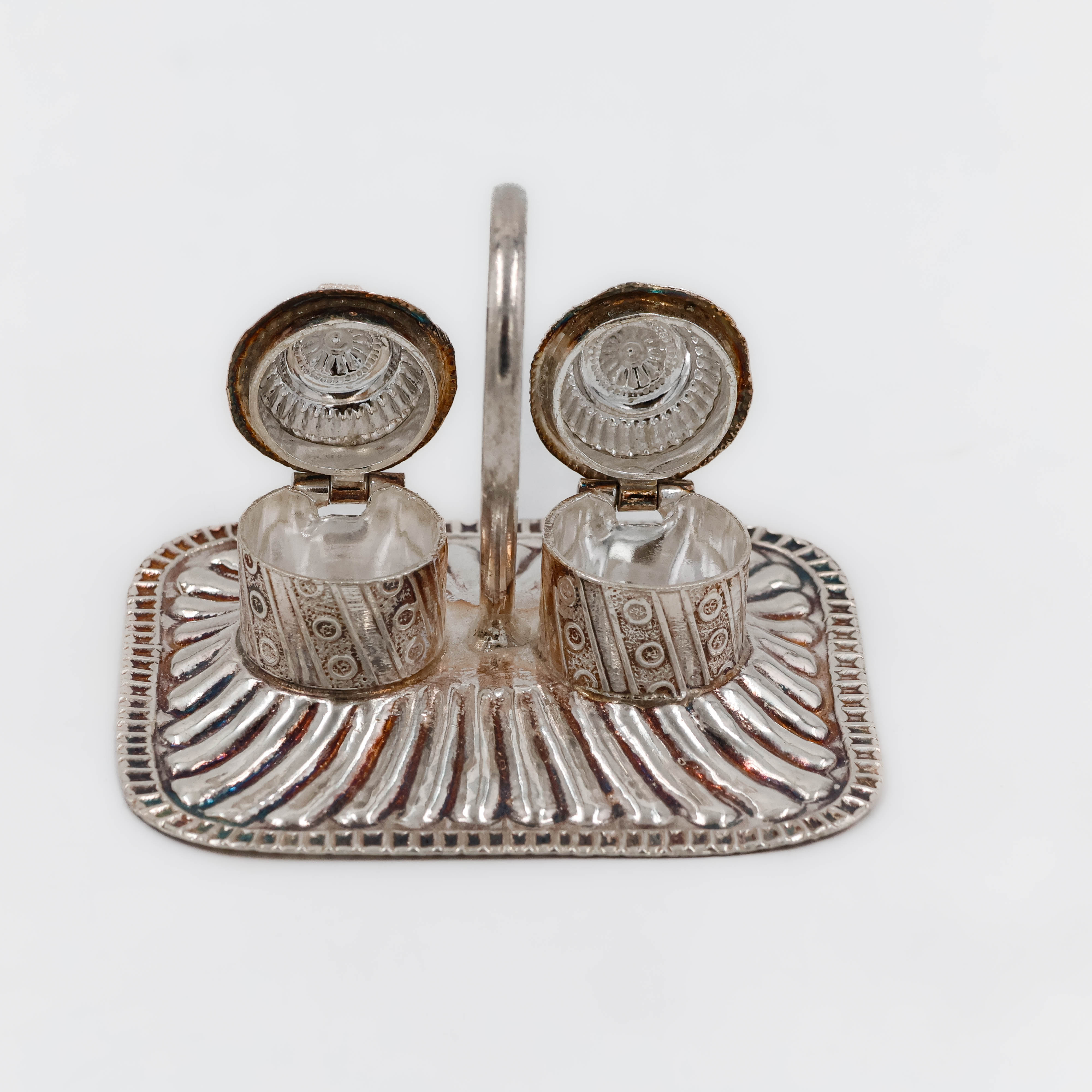 Elegant Twin Bowl Design - 