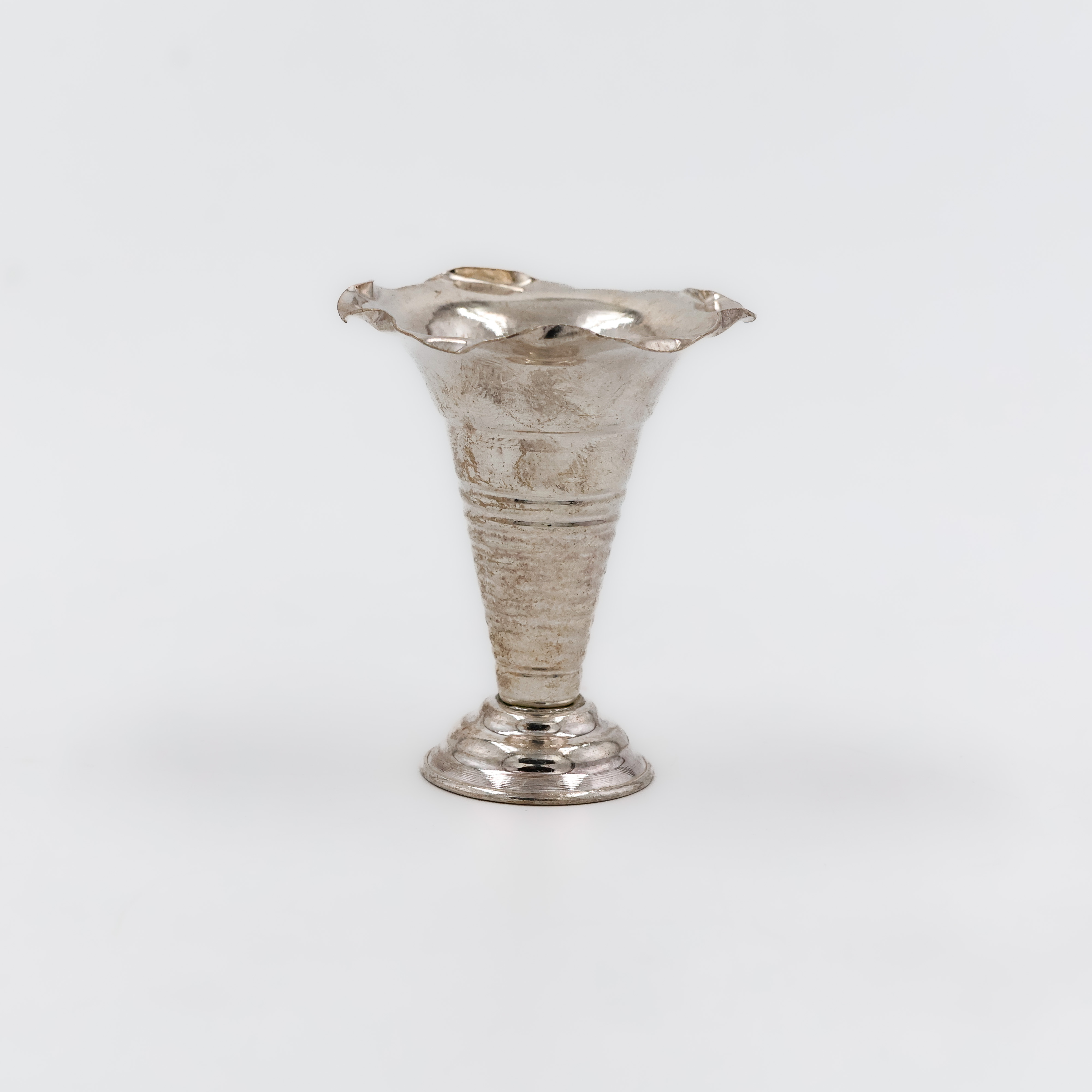 Classic Flared Cup Silver Agarbatti Stand - 