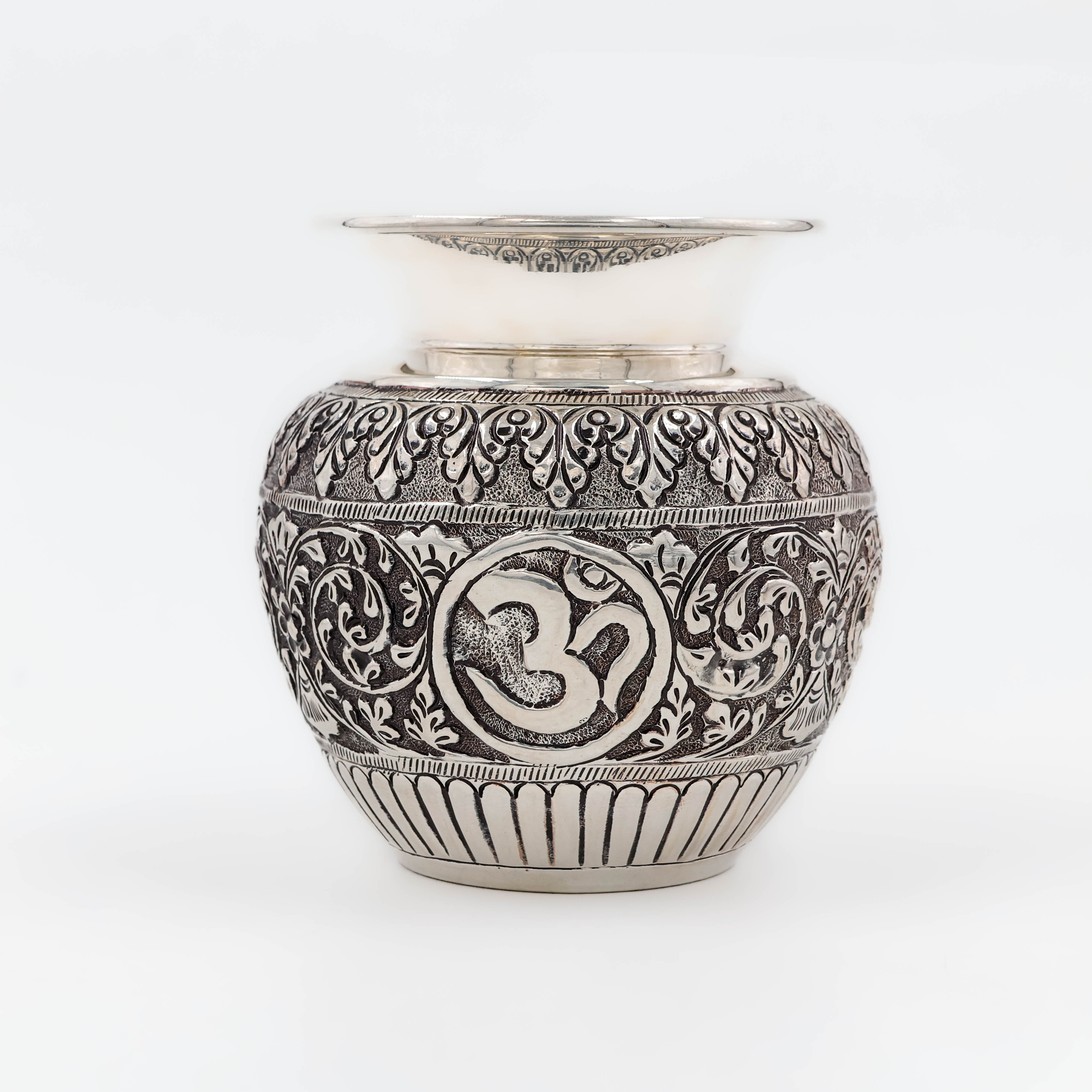 Om Design Silver Lota - 