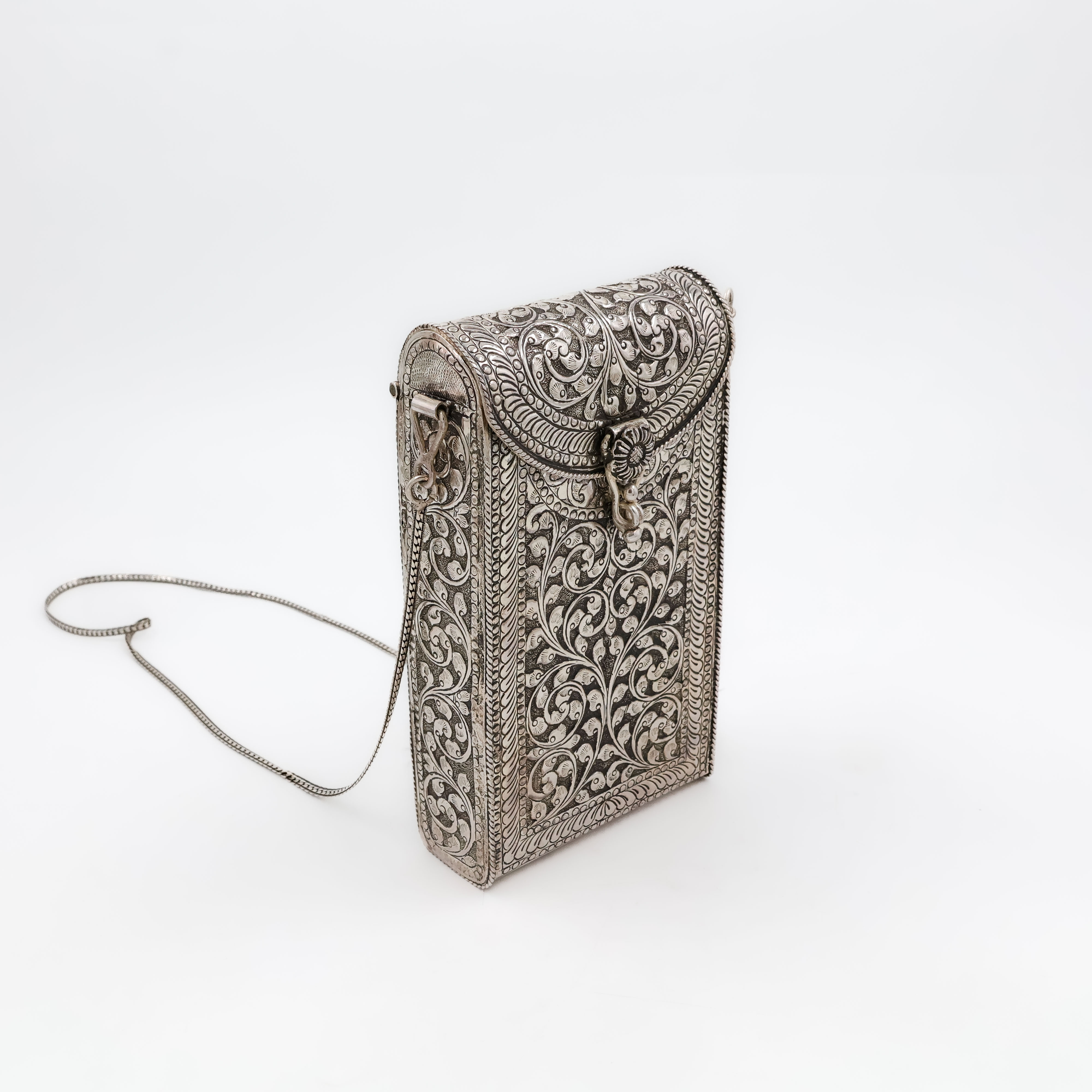 Designer Silver Hand Purse - Silver Articles
