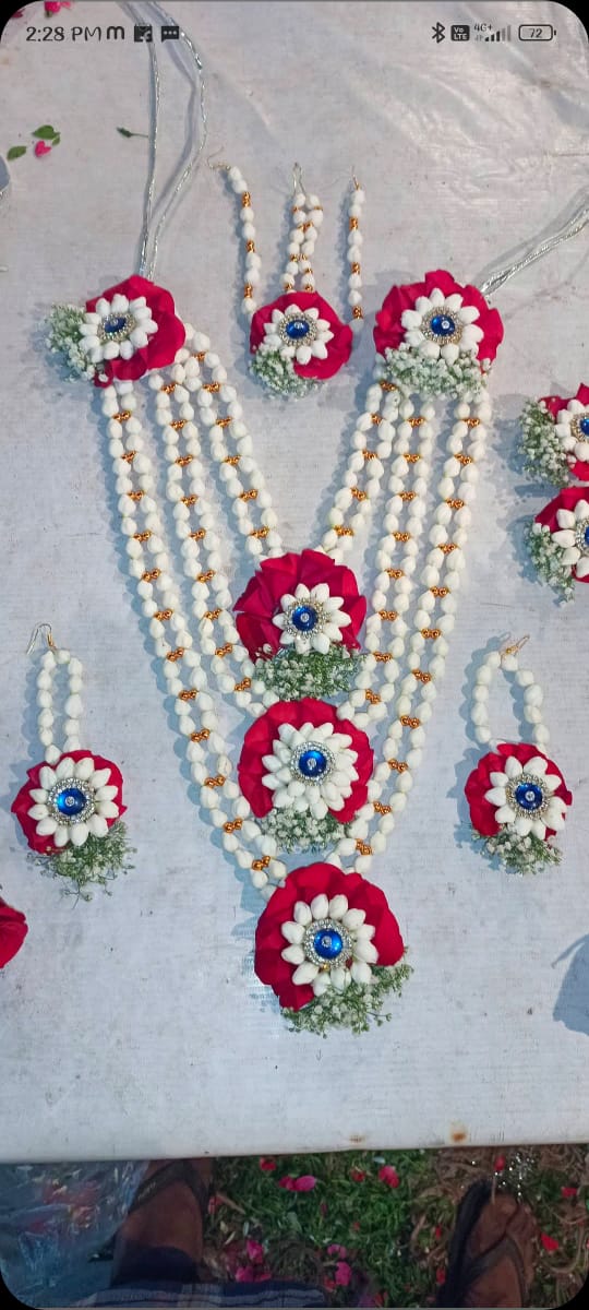 Taher Flowerest - Flower Jewellery