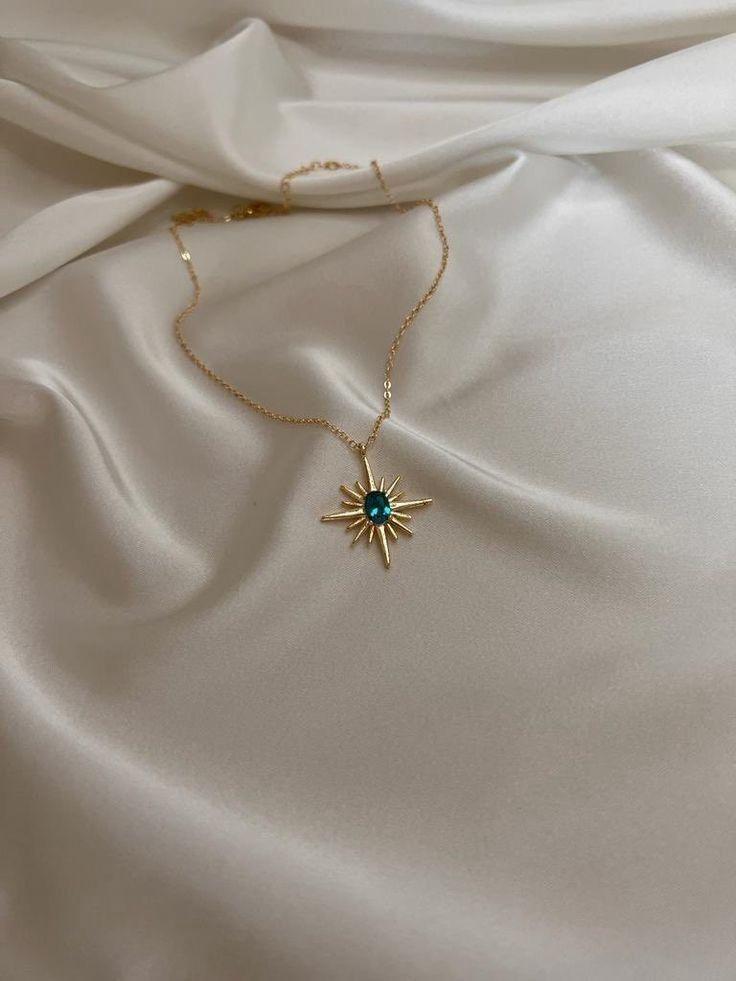 The Velvet Vault - Elegant Gold Pendant Chain