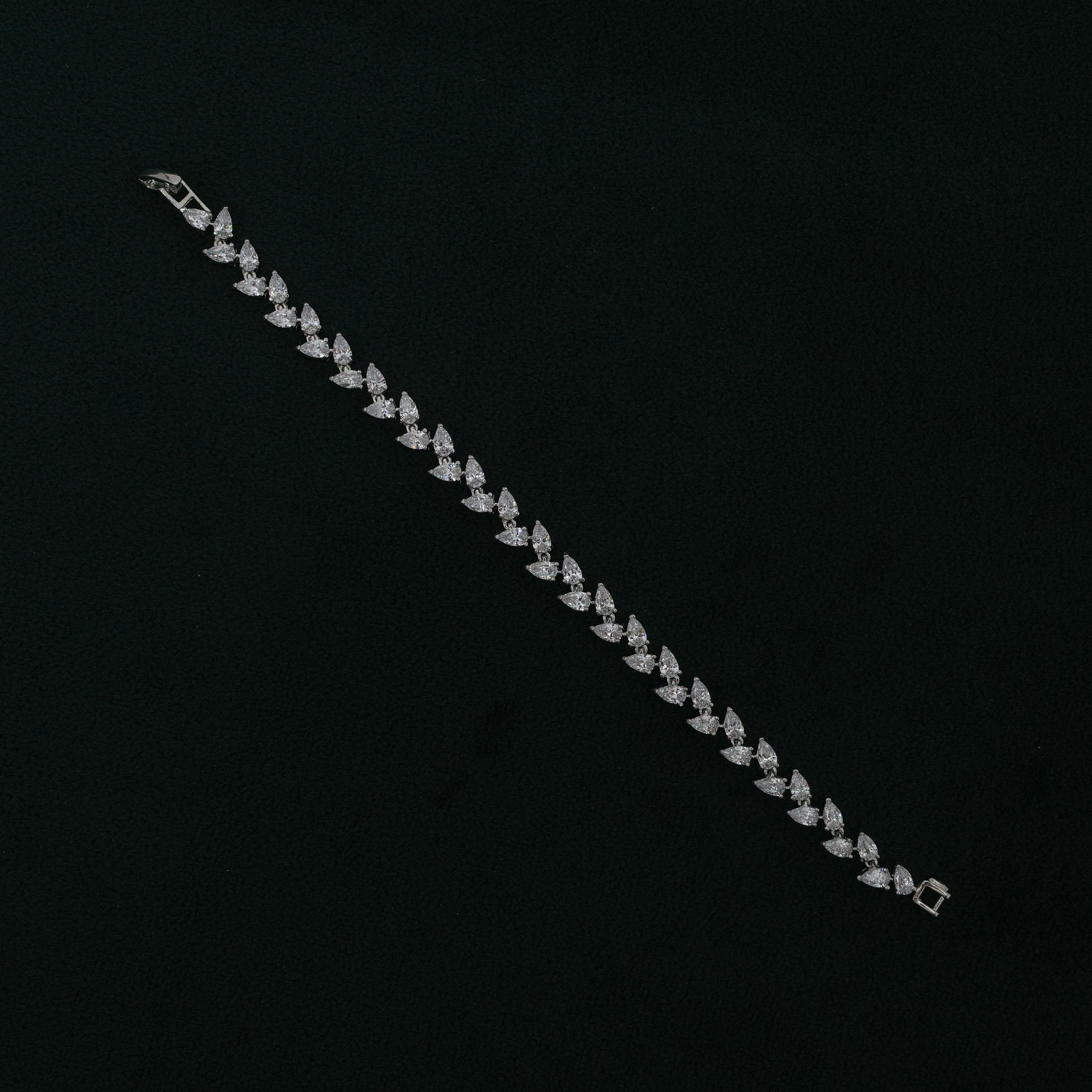 Tulasii - The Concept Jewelry - Silver Leaf Bracelet