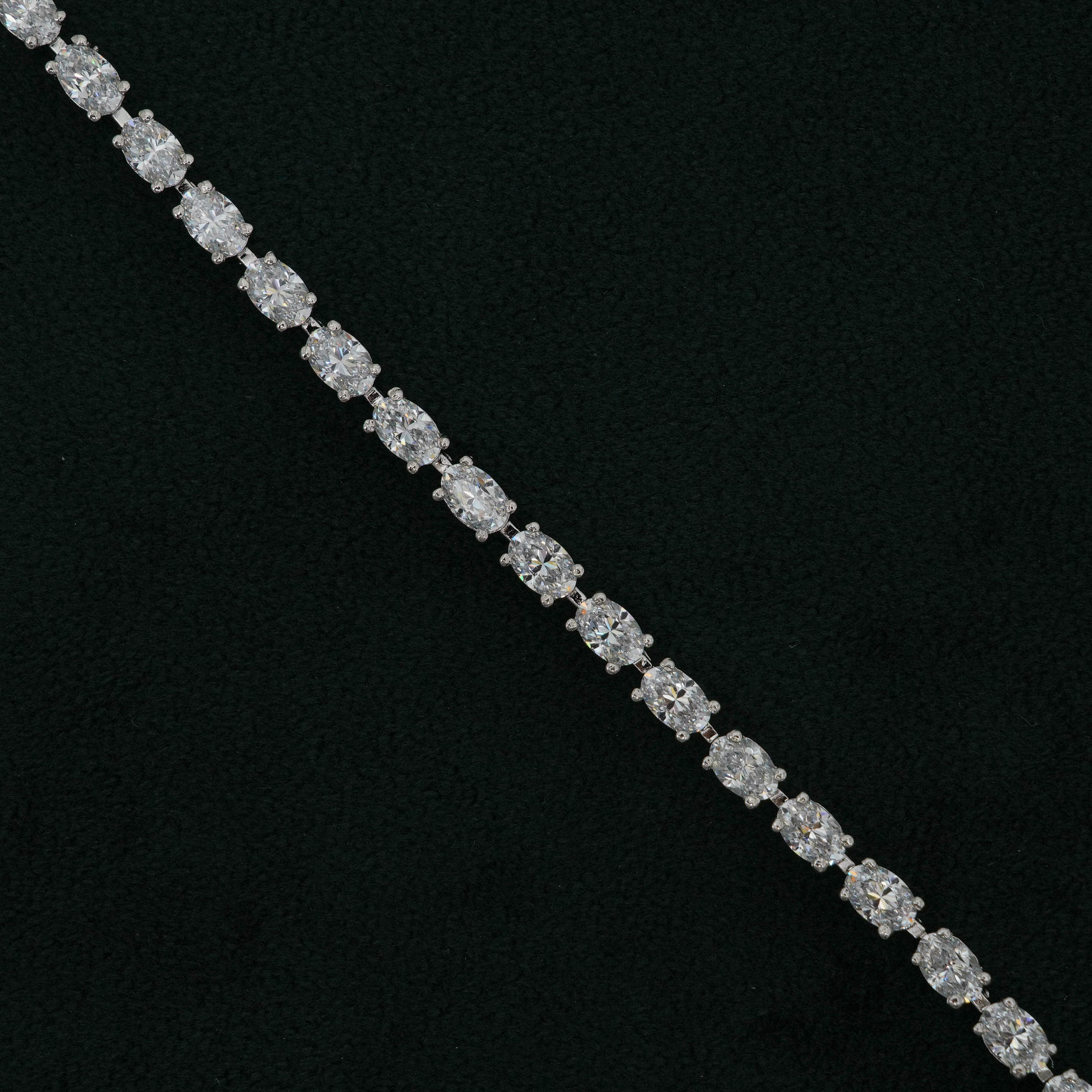 Tulasii - The Concept Jewelry - Silver Oval Bracelet