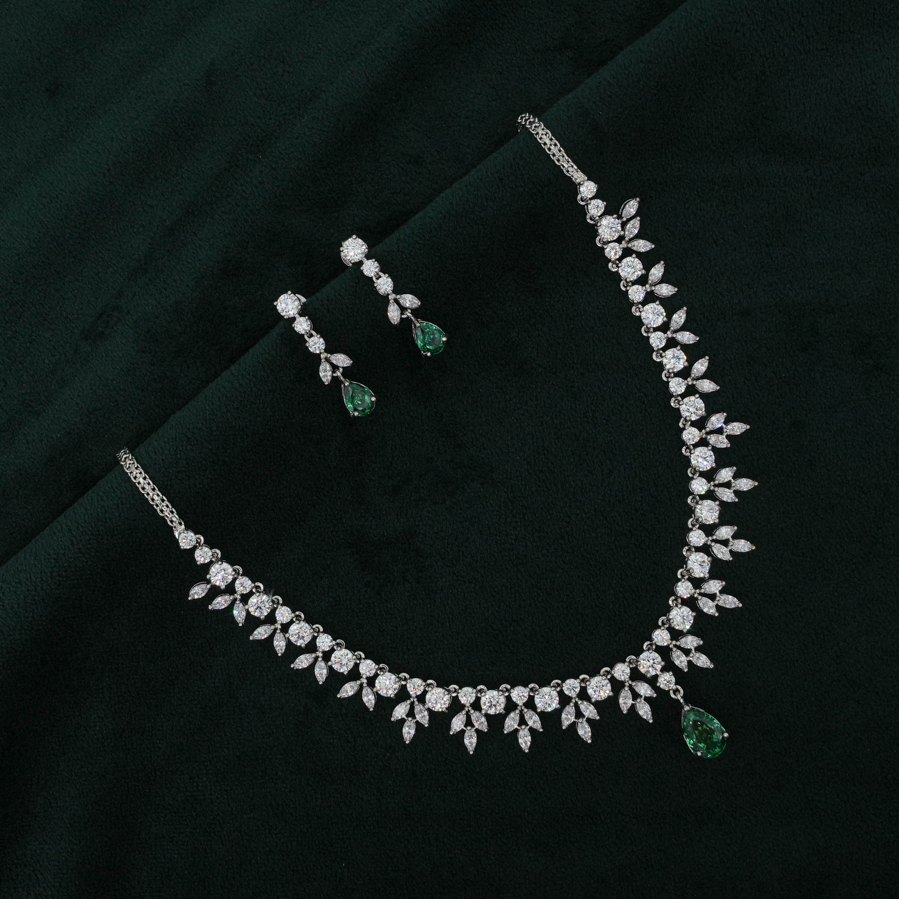 Tulasii - The Concept Jewelry - Silver Emerald Necklace