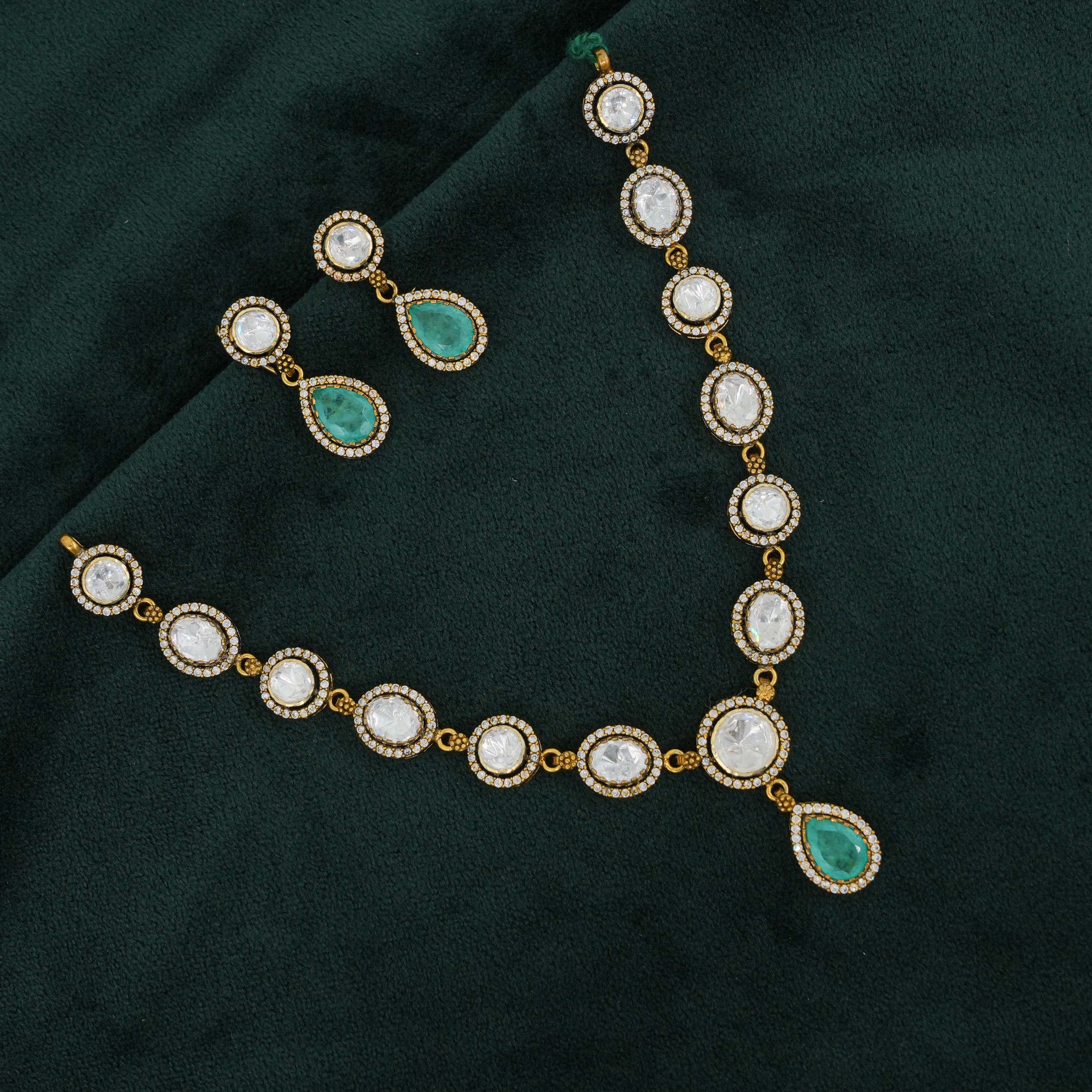 Tulasii - The Concept Jewelry - Silver Emerald Necklace