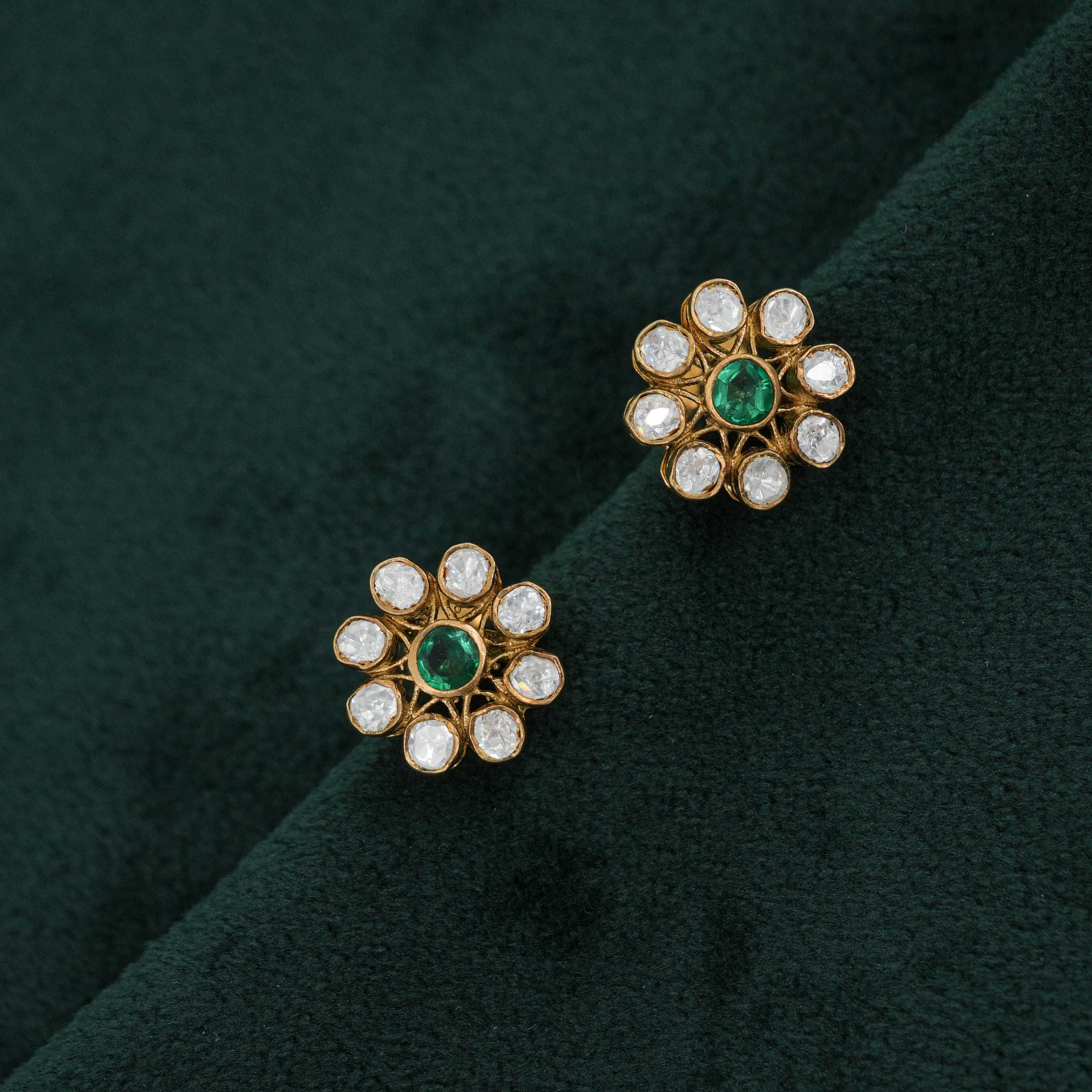 Tulasii - The Concept Jewelry - Silver Stud Earrings