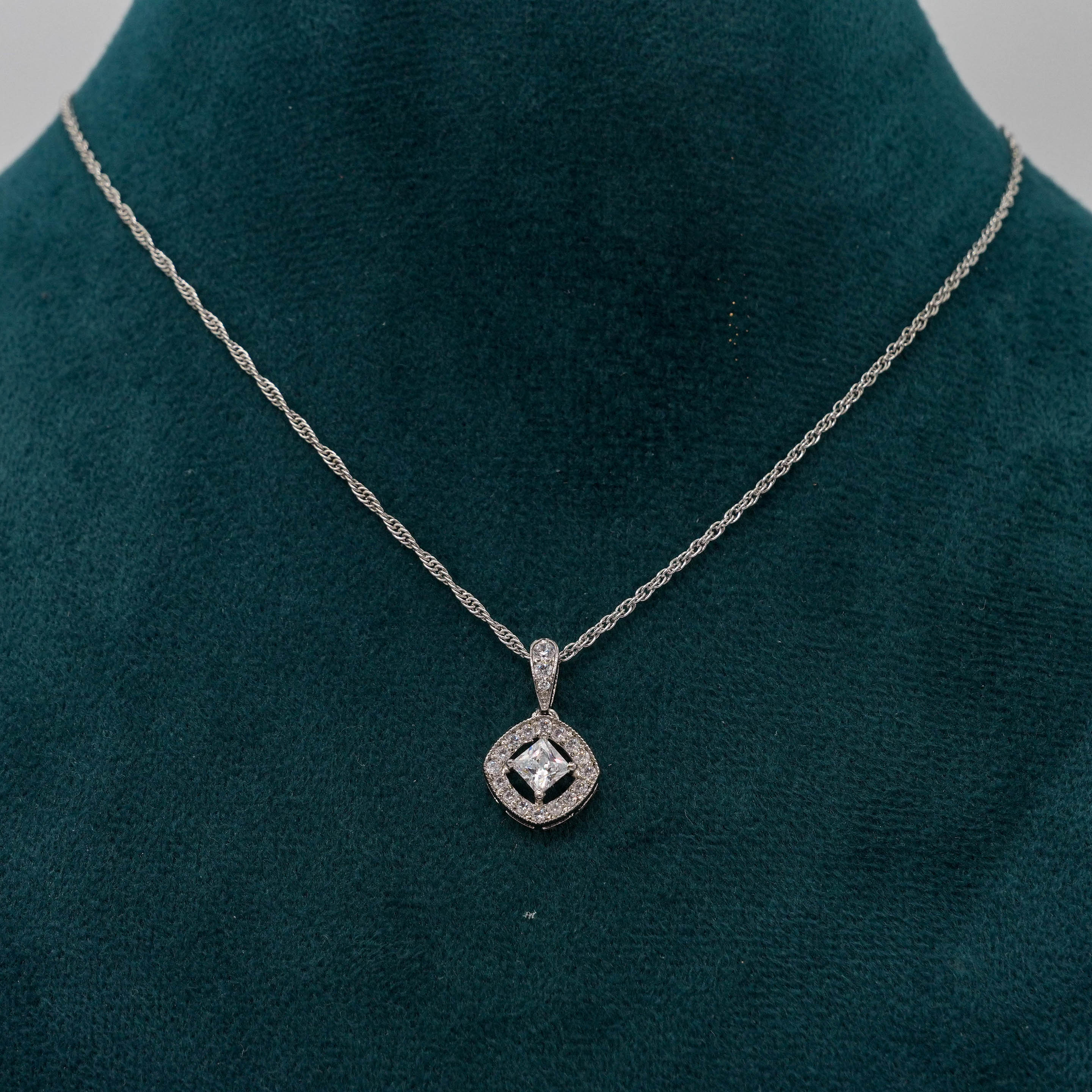 Tulasii - The Concept Jewelry - Silver Pendant Necklace