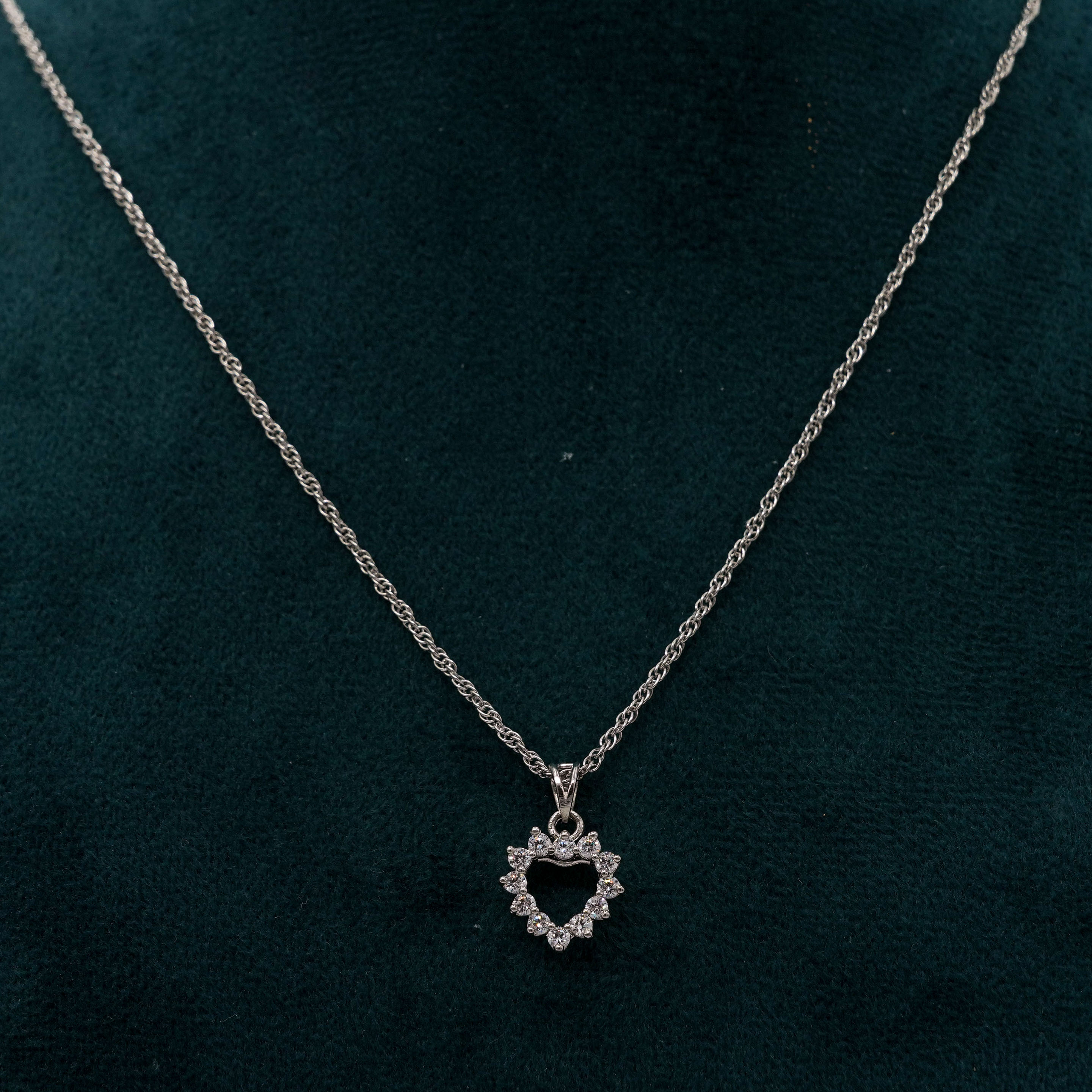 Tulasii - The Concept Jewelry - Silver Heart Necklace