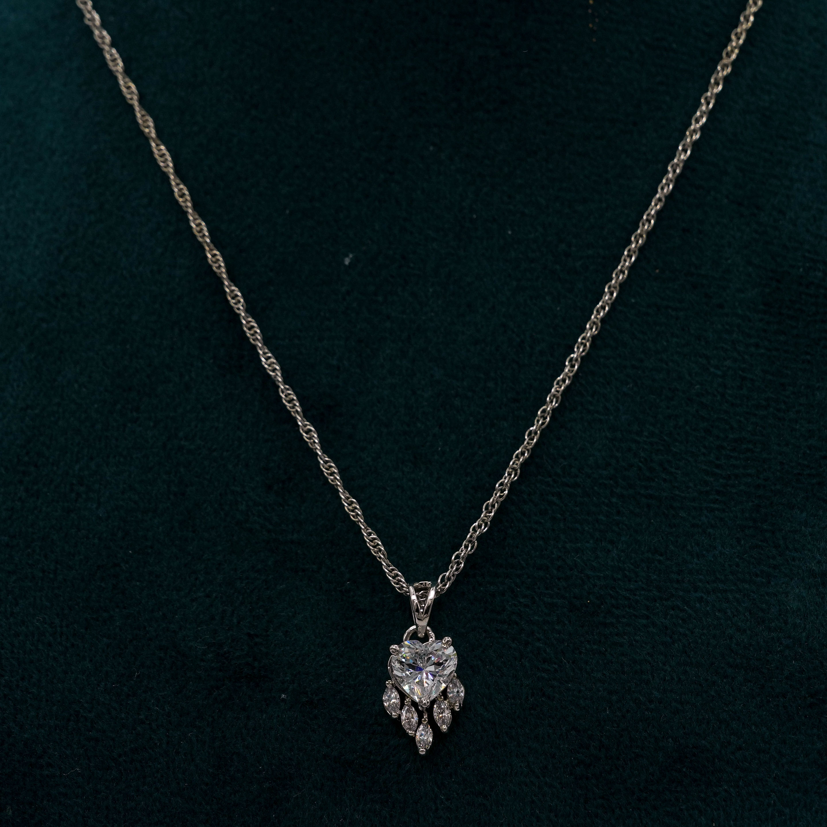 Tulasii - The Concept Jewelry - Silver Heart Necklace